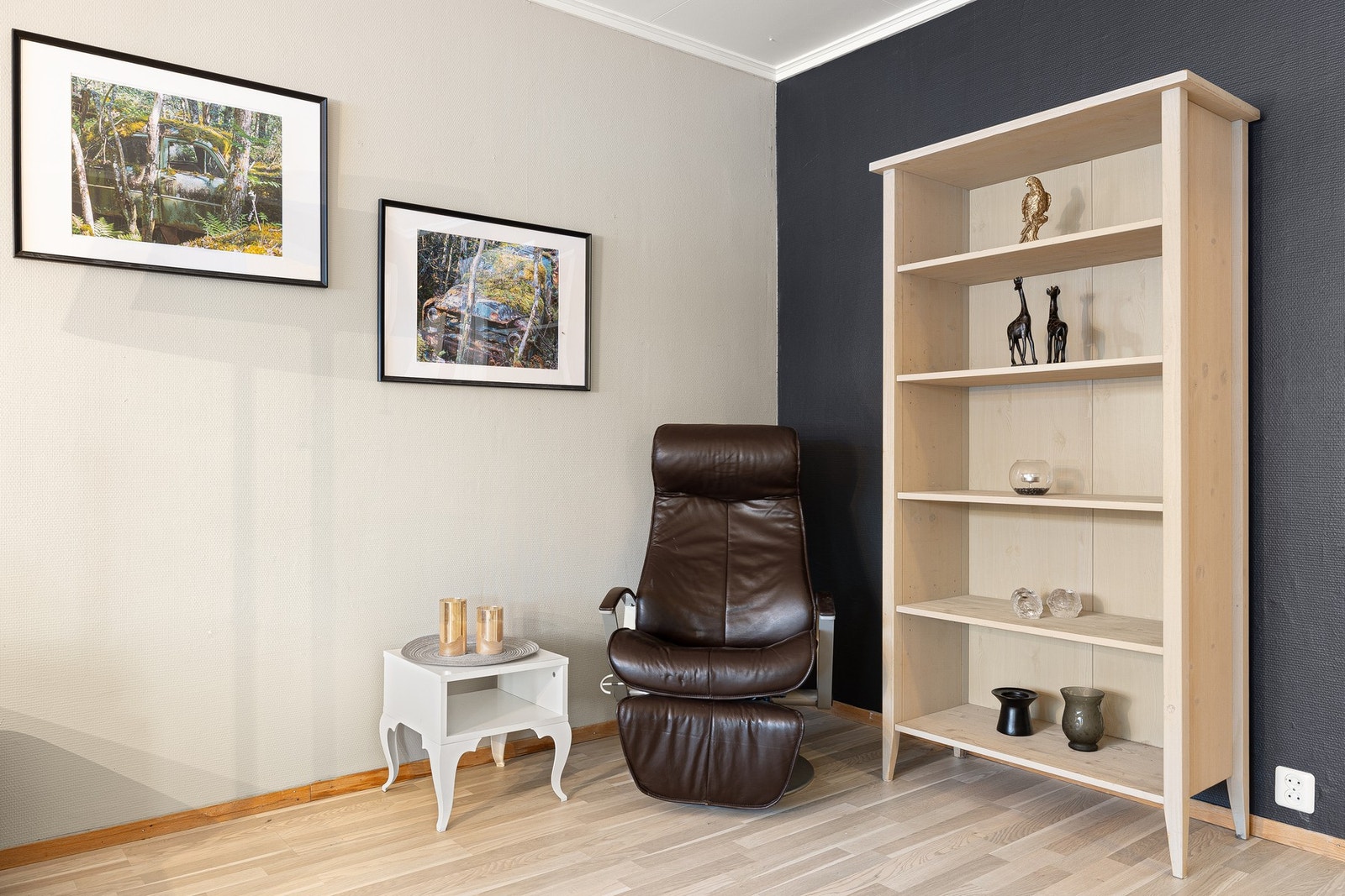 Det er god plass til en spisestue eller annet møblement på stuen. Galleribilde