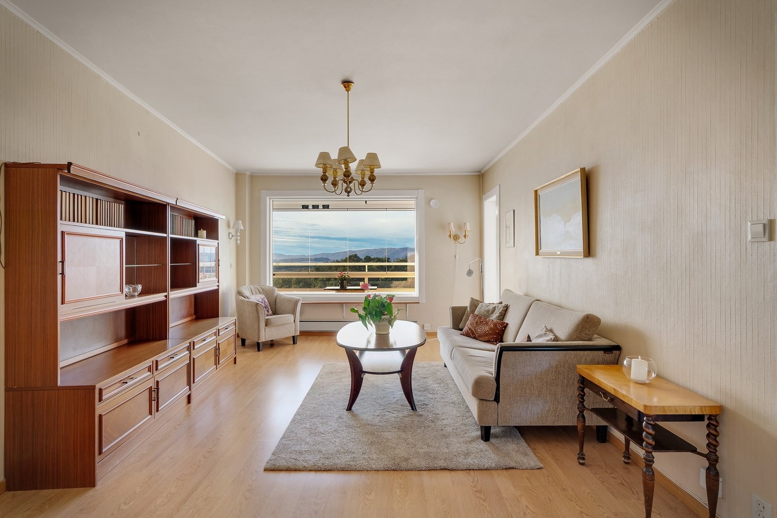 - Nordvik Bolig v/ Remie S. Henriksen har gleden av å presentere Hesjaholtveien 32. Foto: Jarle Kysnes - Galleribilde