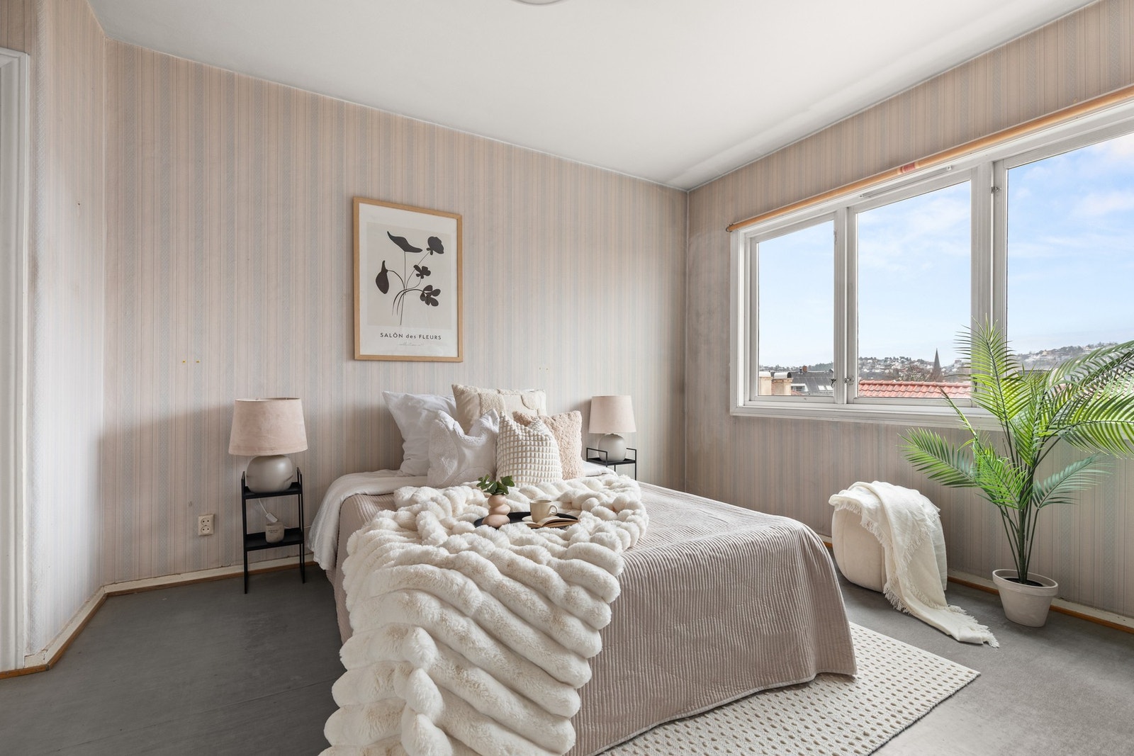 Soverommet ligger fint plassert i leiligheten med ingen innsyn Galleribilde