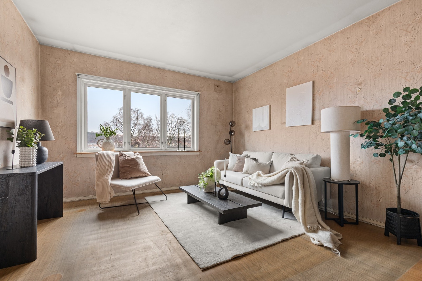 Lys og romslig stue på hele 21m² med stort potensial Galleribilde