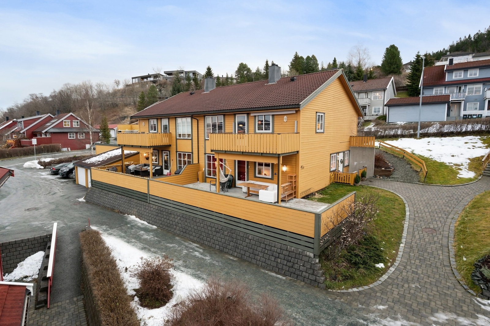 Leiligheten ligger i et meget attraktivt og rolig boligområde på Nedre Steinan. Galleribilde