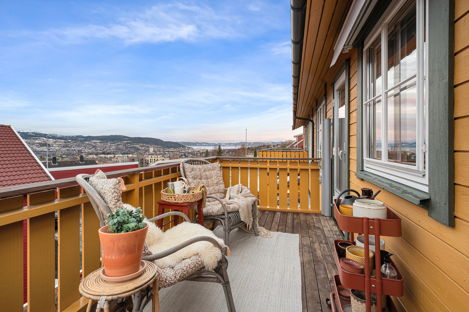 Balkongen er på 9 kvm og har svært gode solforhold. Galleribilde