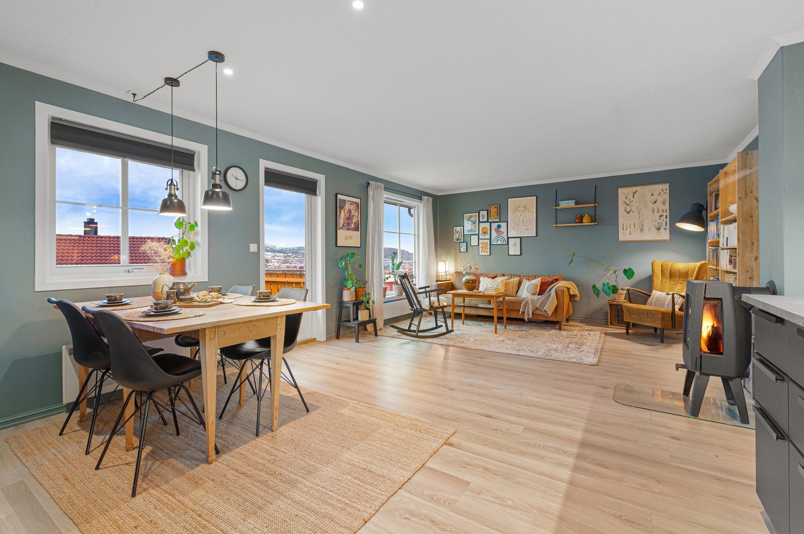 David Novosad v/ EiendomsMegler1 har gleden av å presentere Edgar B. Schieldrops veg 91 B. Foto: Krokstad Nervik, Jens Martin Nervik. Galleribilde