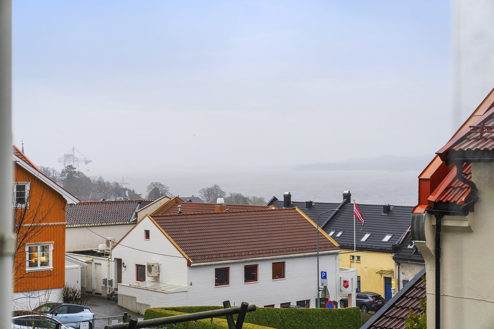 Det er fin utsikt fra balkongen Galleribilde