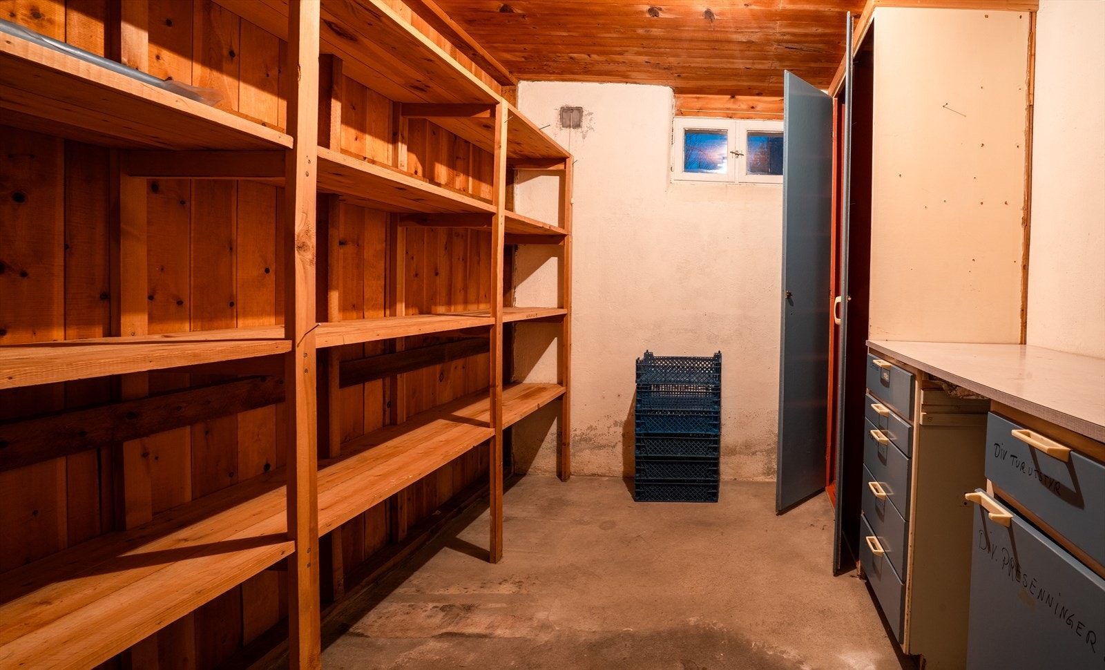 Kjeller byr på gode oppbevaringsmuligheter. Galleribilde