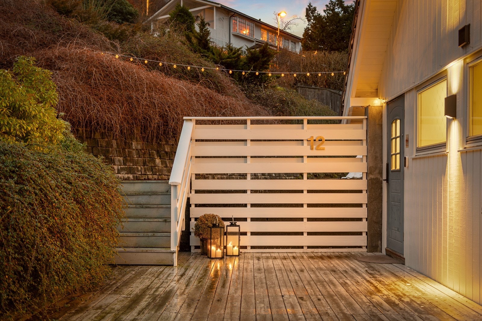 Terrasse ved inngangspartiet. Galleribilde