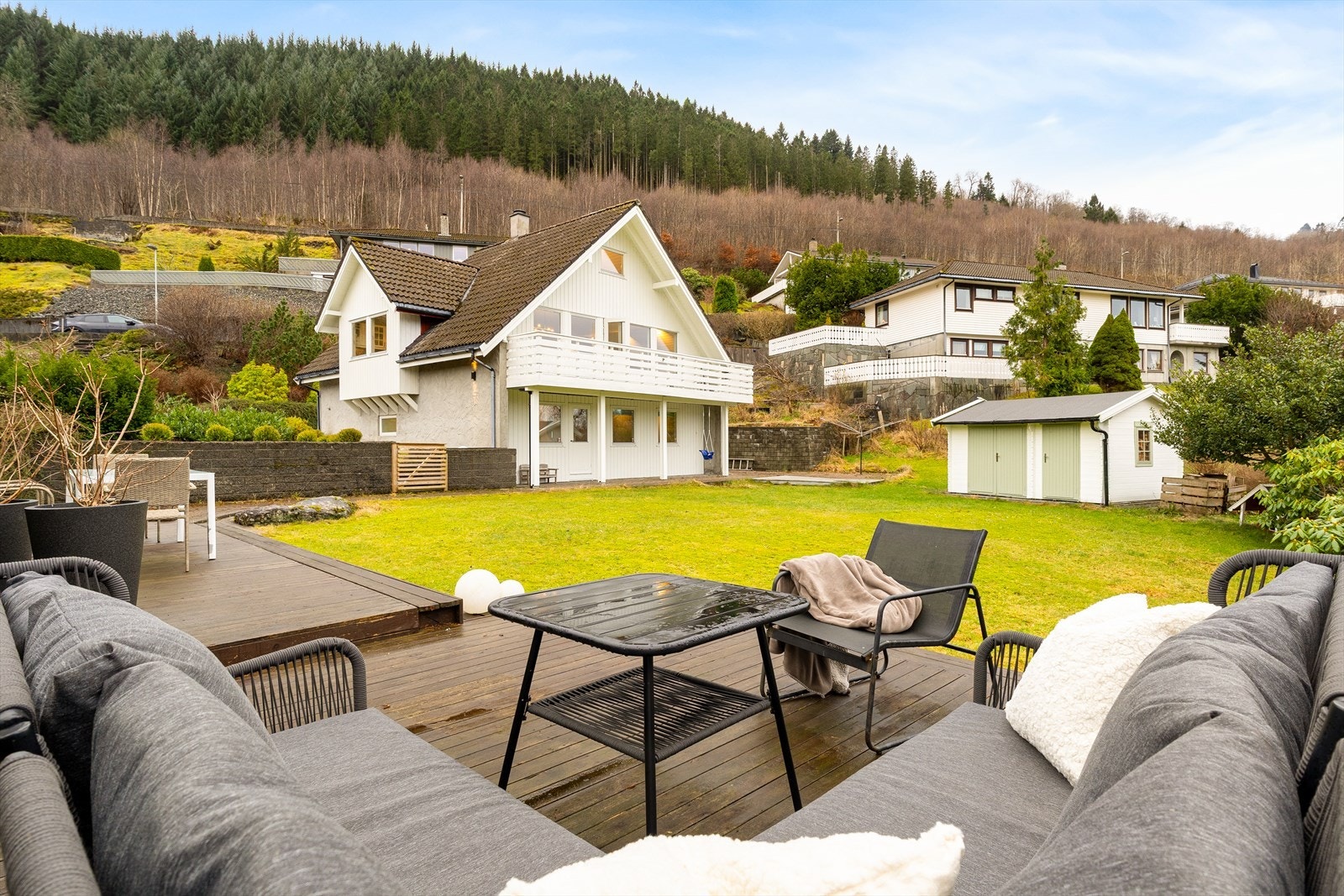 Boligen har en svært barnevennlig beliggenhet i en rolig blindvei. Galleribilde