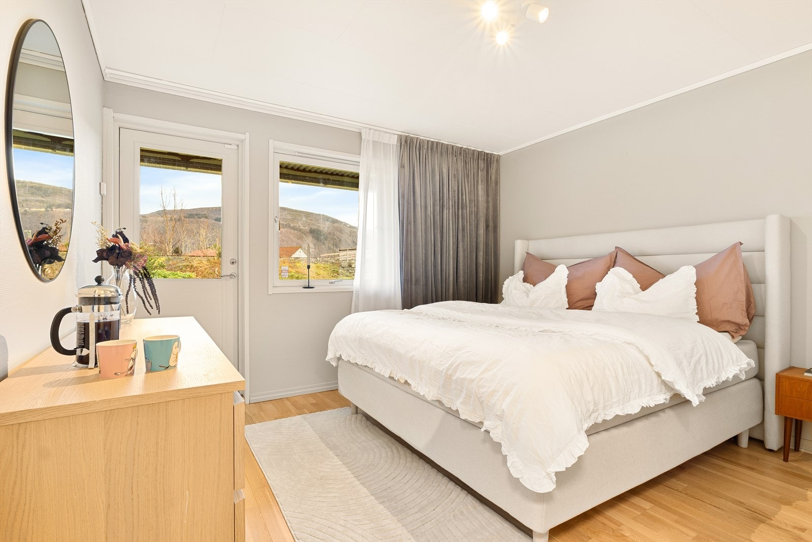 Boligen har totalt 3 soverom, plassert i underetasjen. Galleribilde