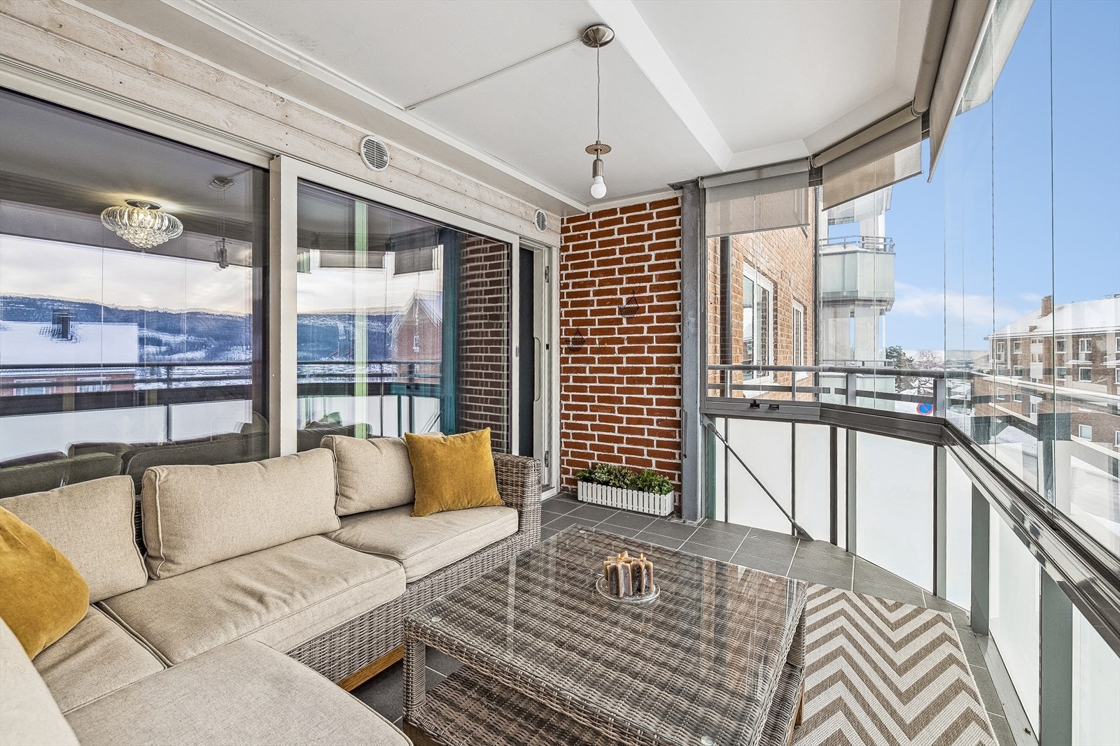 Innglasset balkong Galleribilde