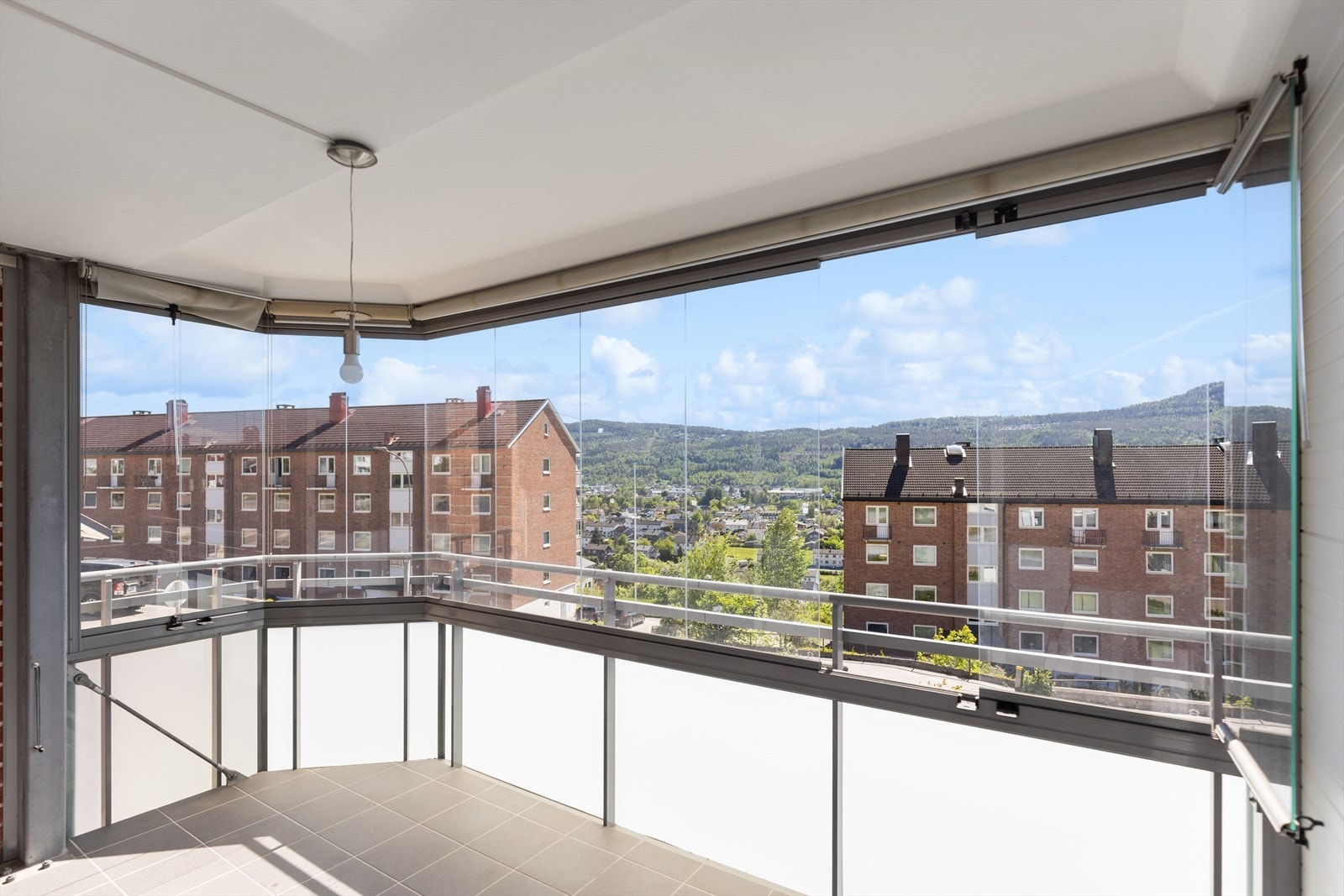 Innglasset balkong. Galleribilde