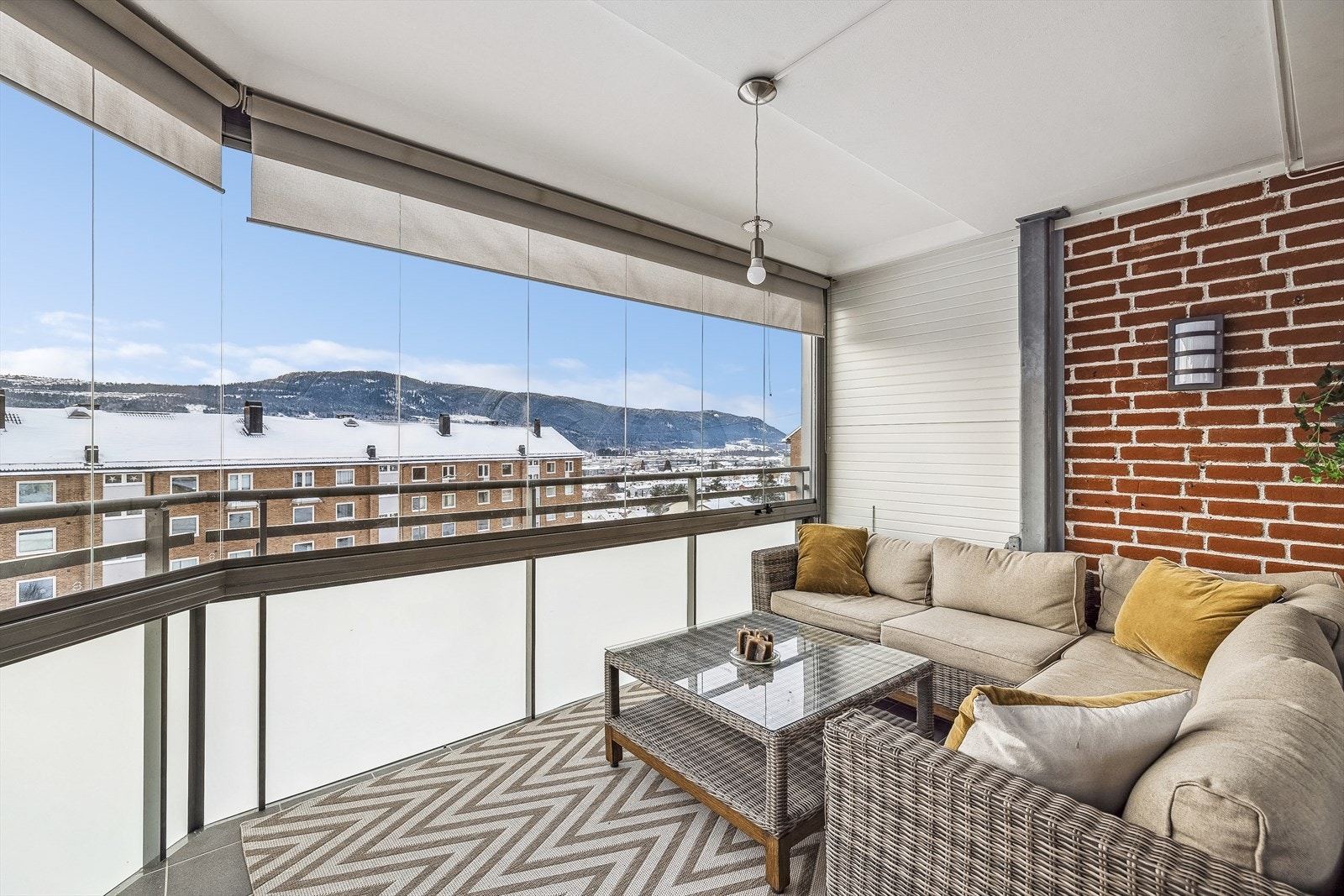 Innglasset balkong Galleribilde