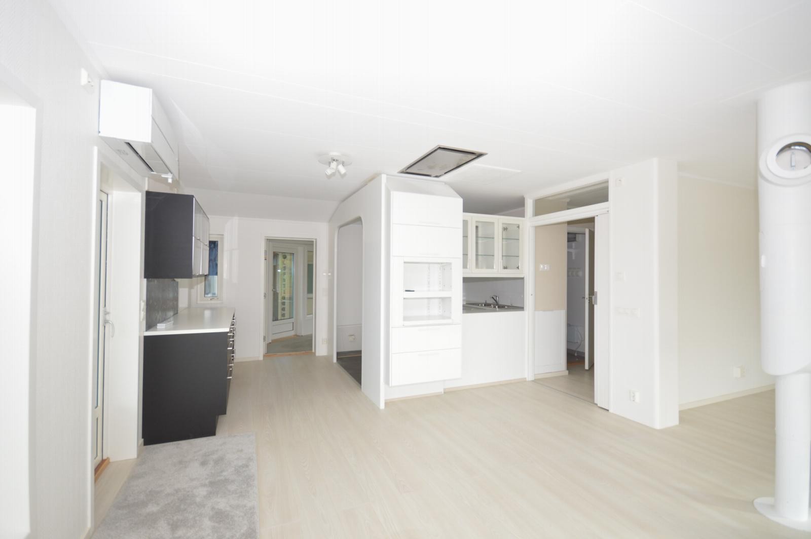 Stue mot kjøkken Galleribilde