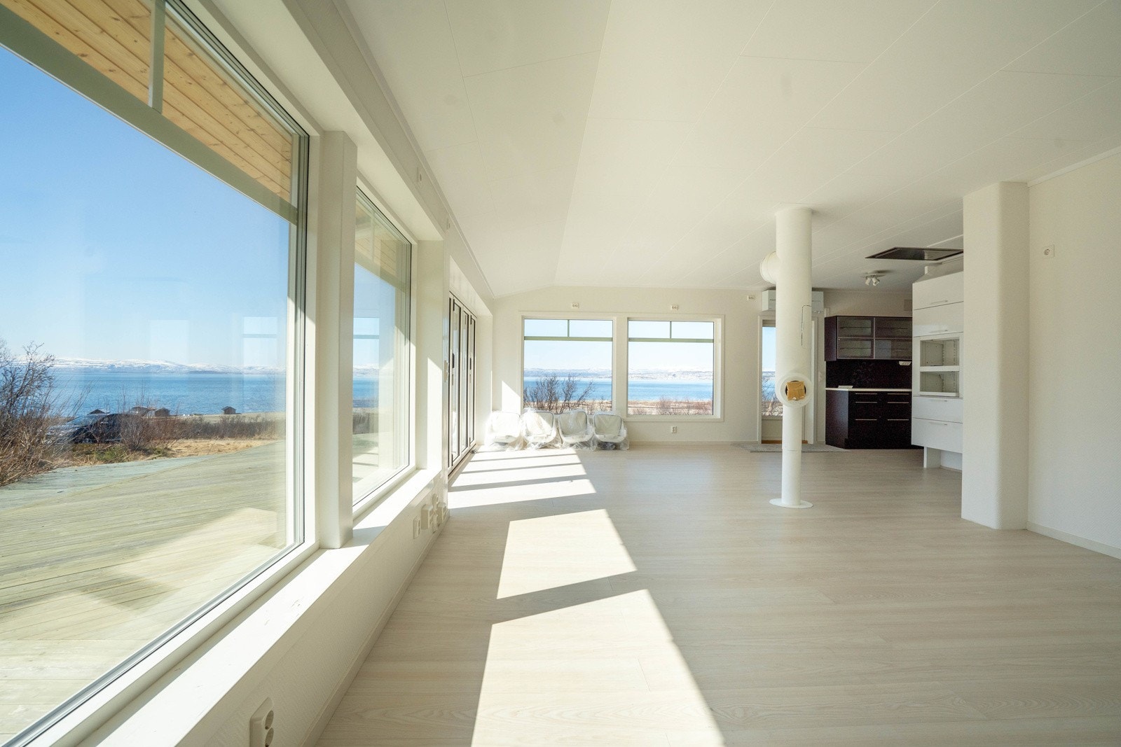 Stuen med fantastisk utsikt mot fjorden Galleribilde