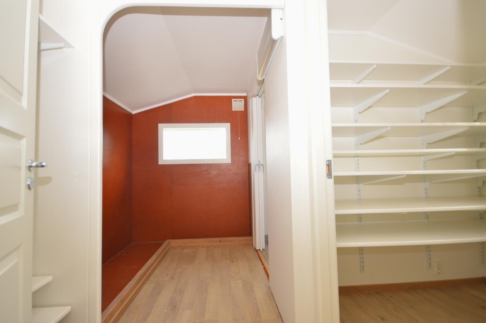 Mot bod og toalett Galleribilde