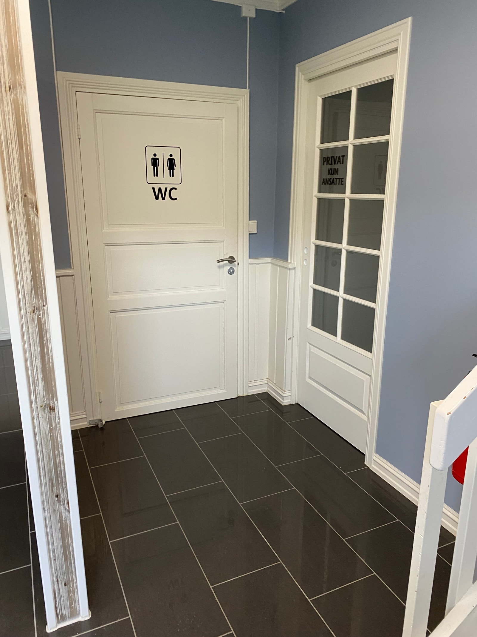 Inngang kundetoalett Galleribilde
