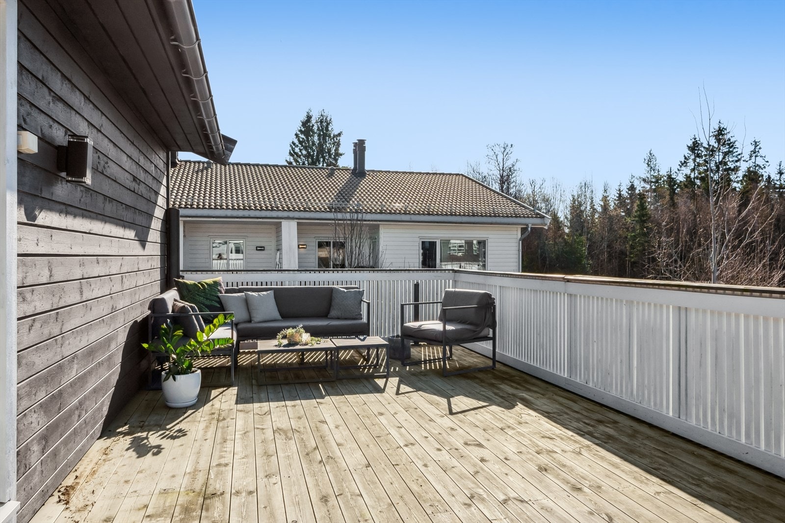 her er det god plass til å møblere etter eget ønske for å skape den uteplassen du selv ønsker. Galleribilde