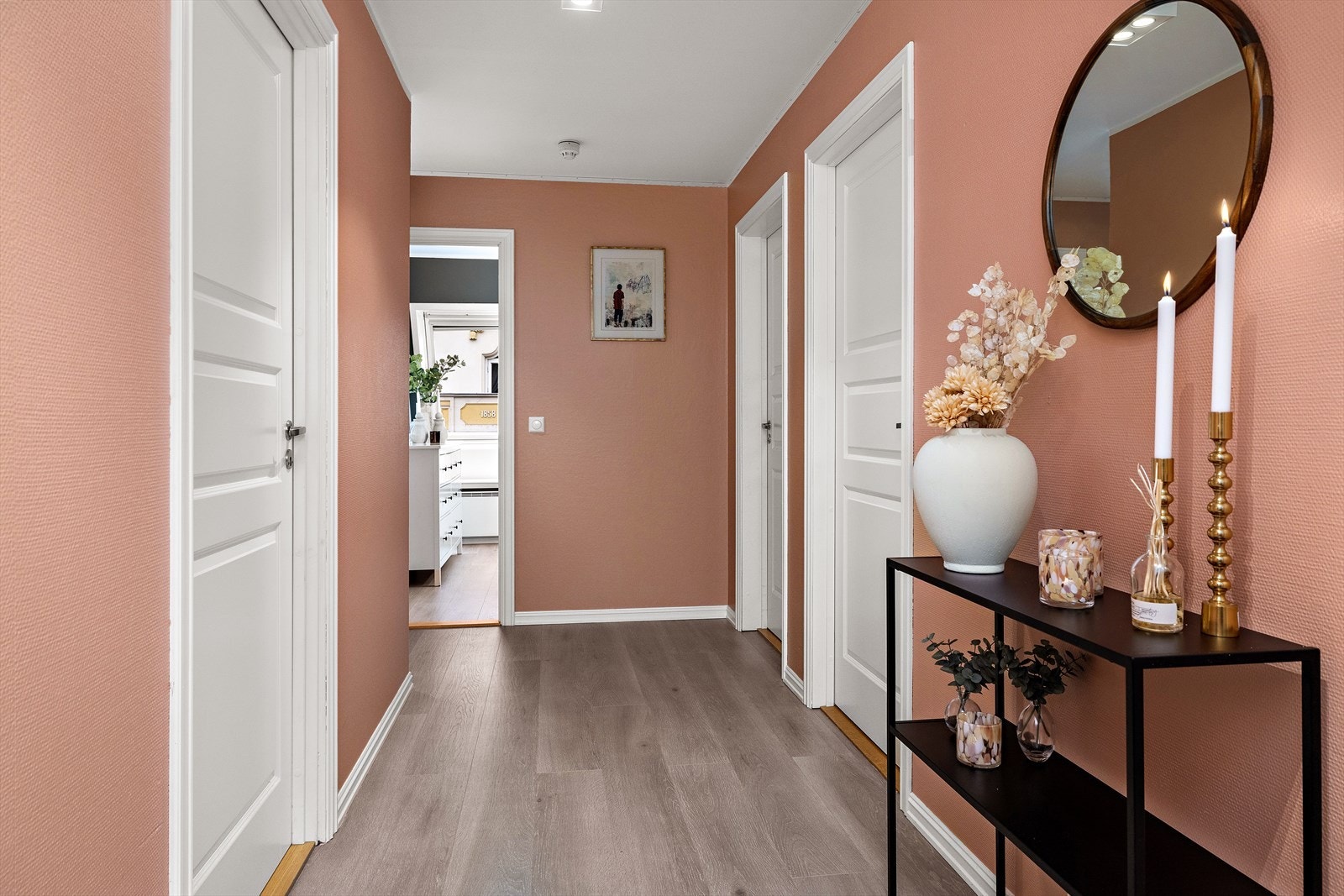 Leiligheten har en fin planløsning med bla. 2 soverom og romslig bad. Galleribilde