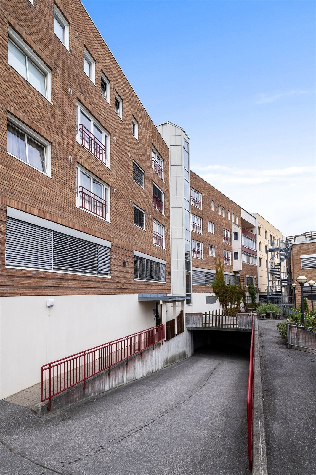 Skjermet inngangsparti med moderne callingfunksjon. Galleribilde