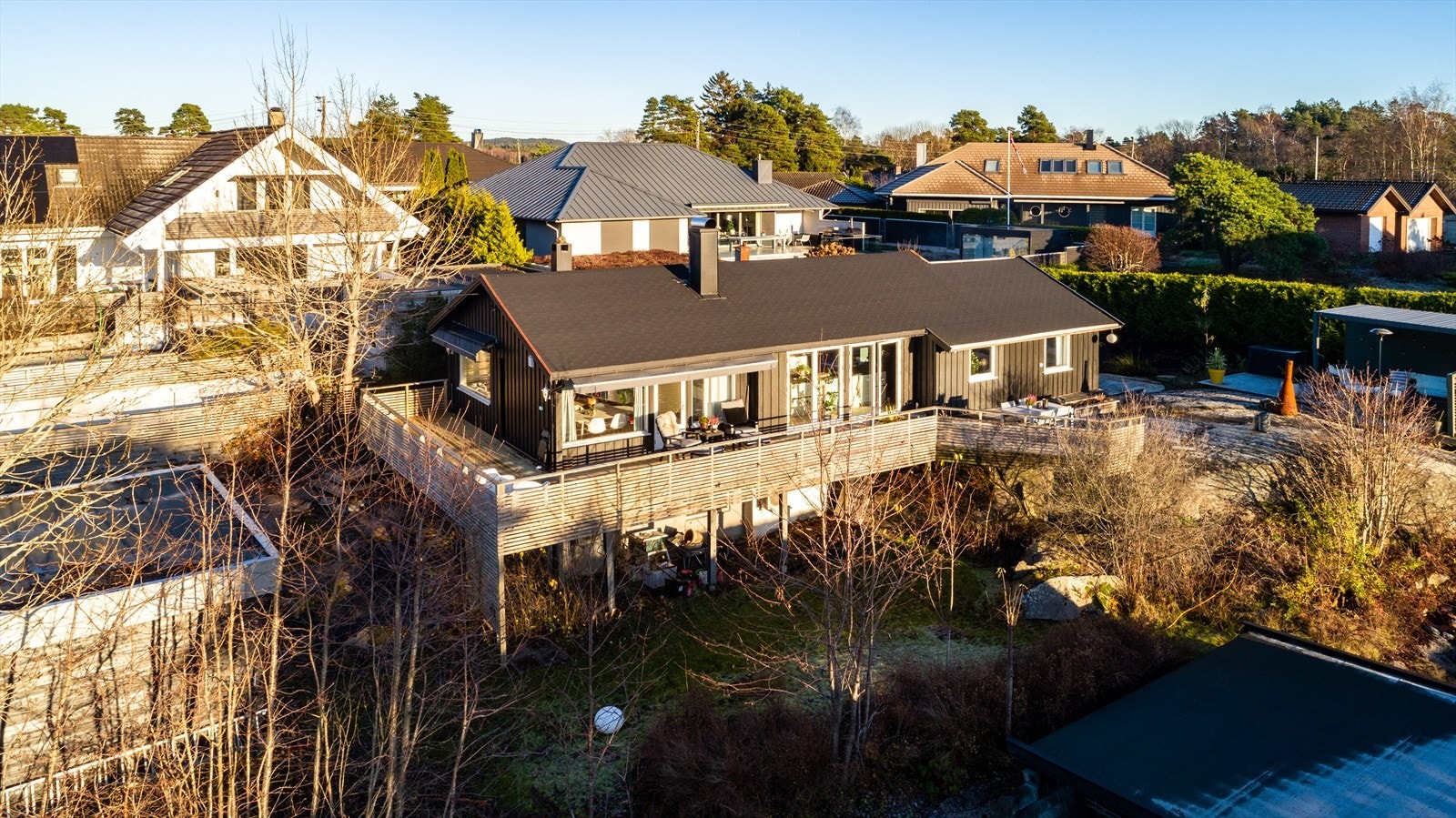 Eiendommen ligger i et barnevennlig og populært boligområde på Begby Galleribilde