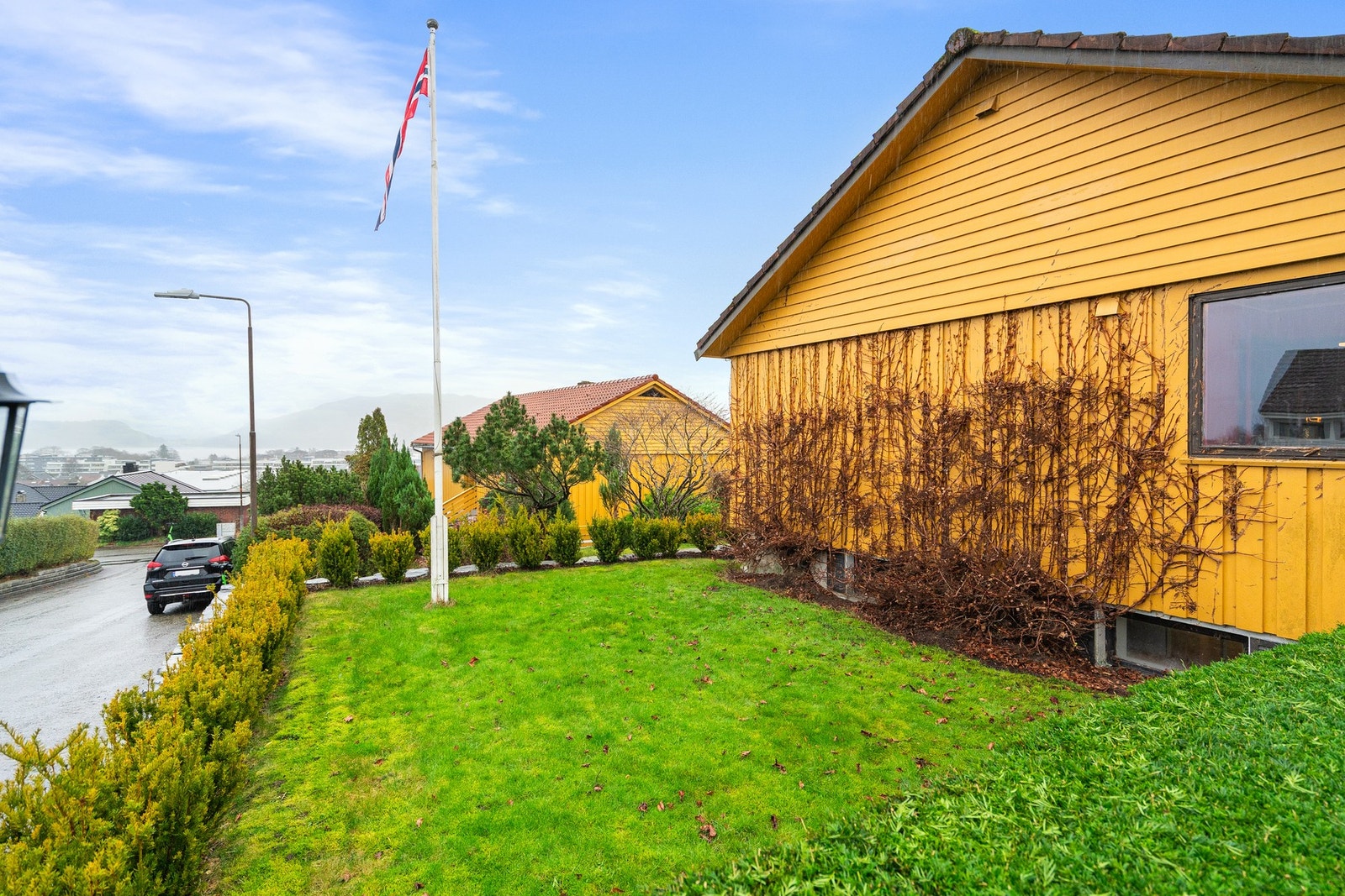 Fra eiendommen er det flere gode og varierte turmuligheter like i nærheten. Galleribilde