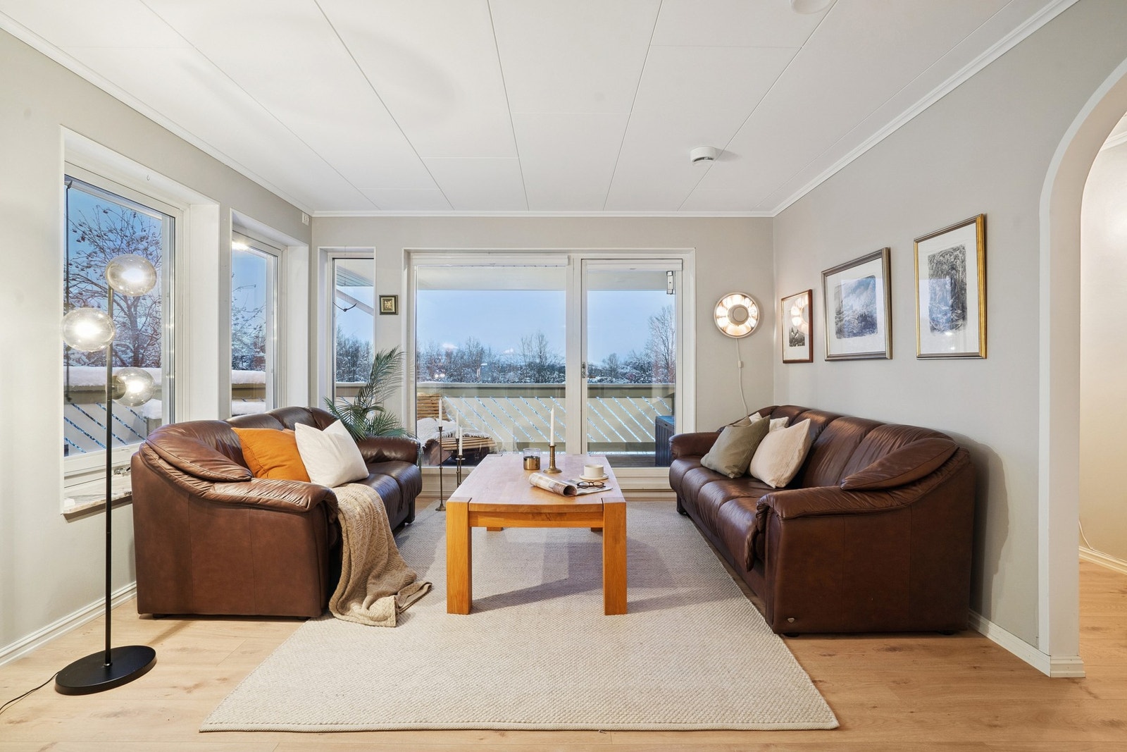 Utgang fra stue til veranda Galleribilde