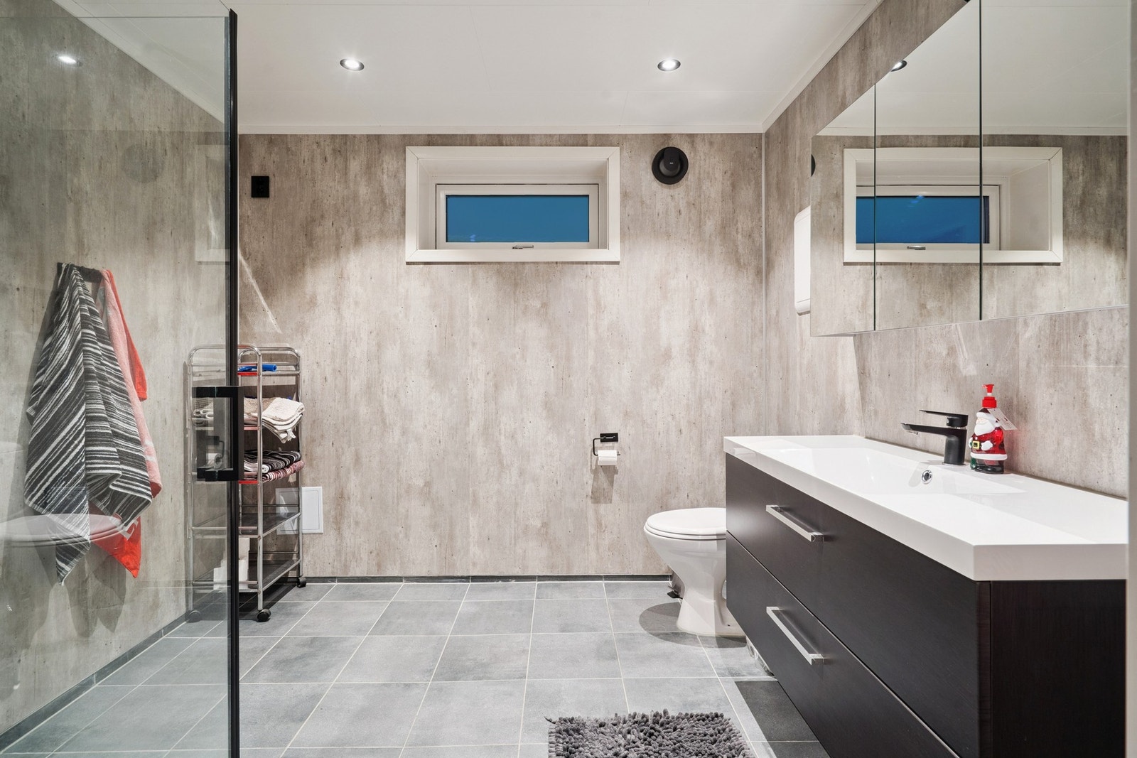 Badet i utleiedelen ble renovert i 2022 Galleribilde