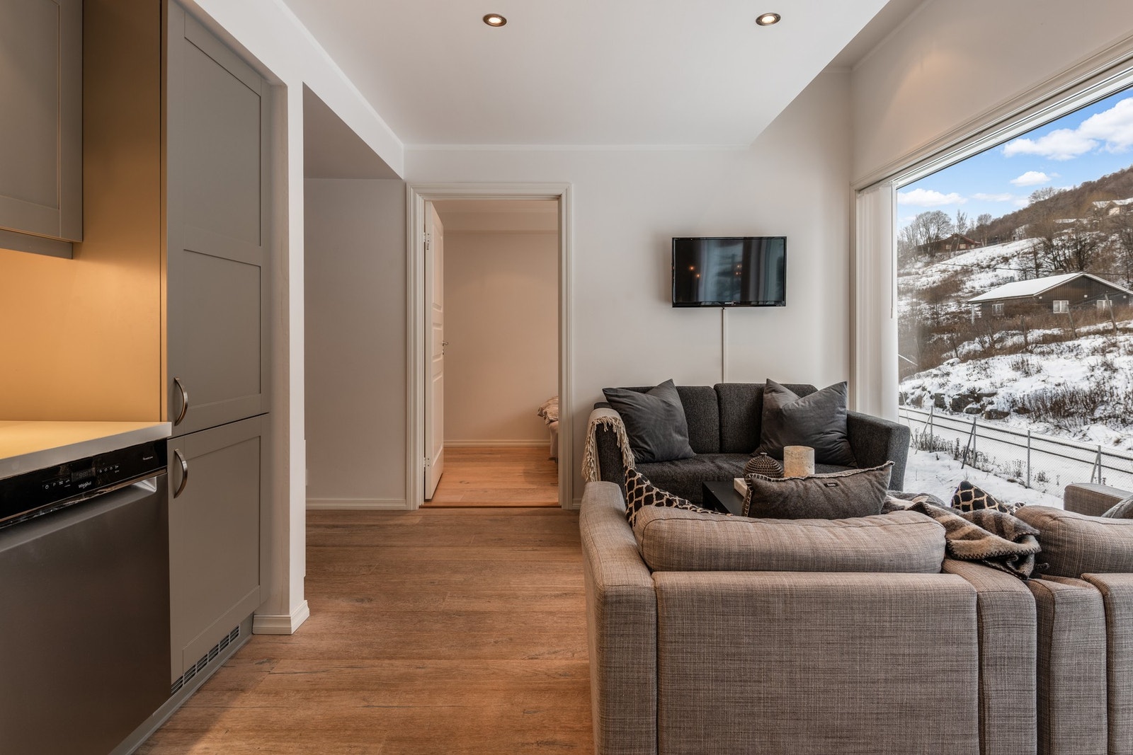 Hva med å invitere til en spennende spillkveld? Galleribilde