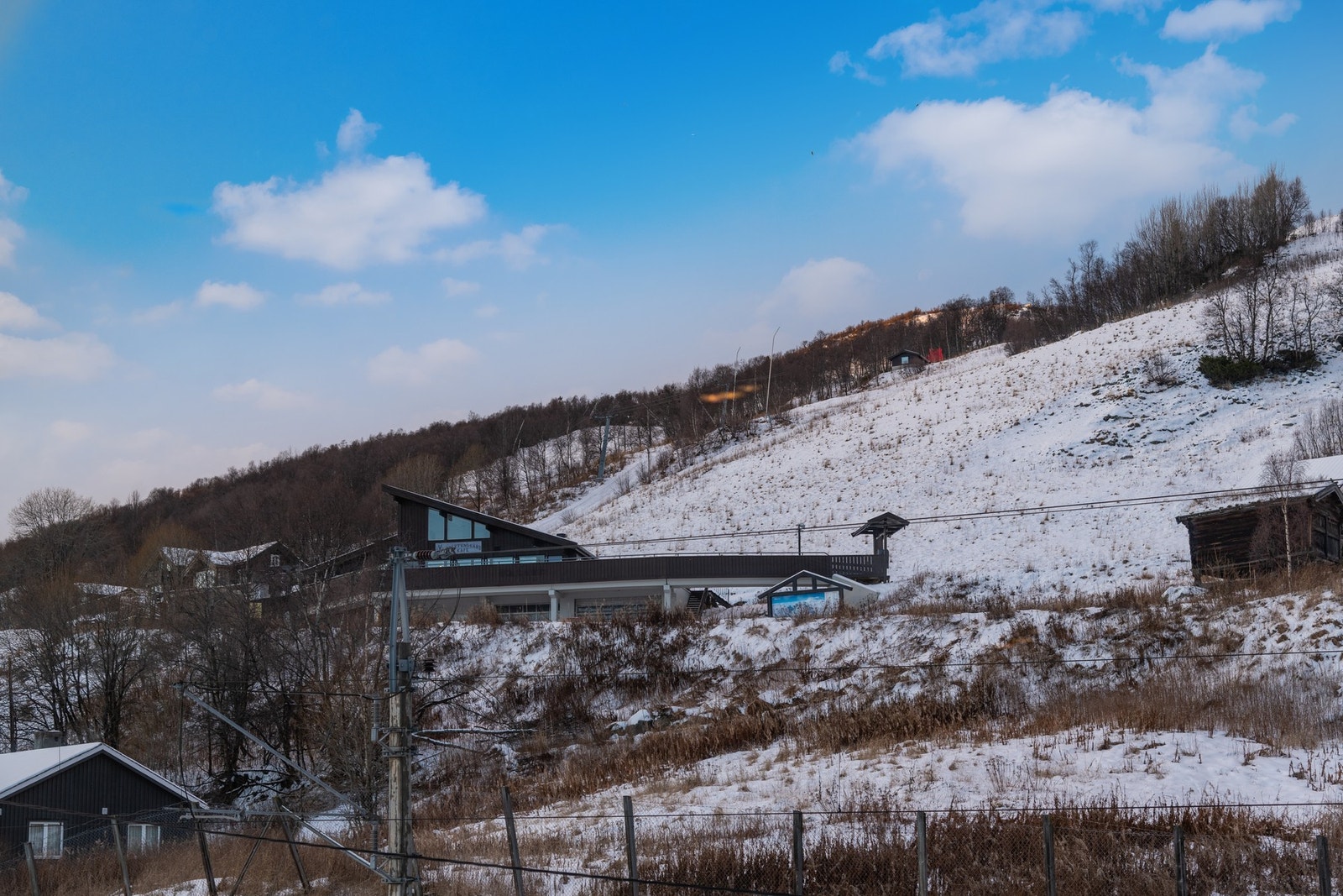 Utsikt mot Halsteinsgård Galleribilde