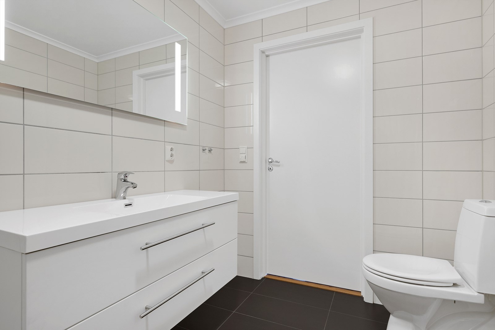 Flott flislagt bad Galleribilde