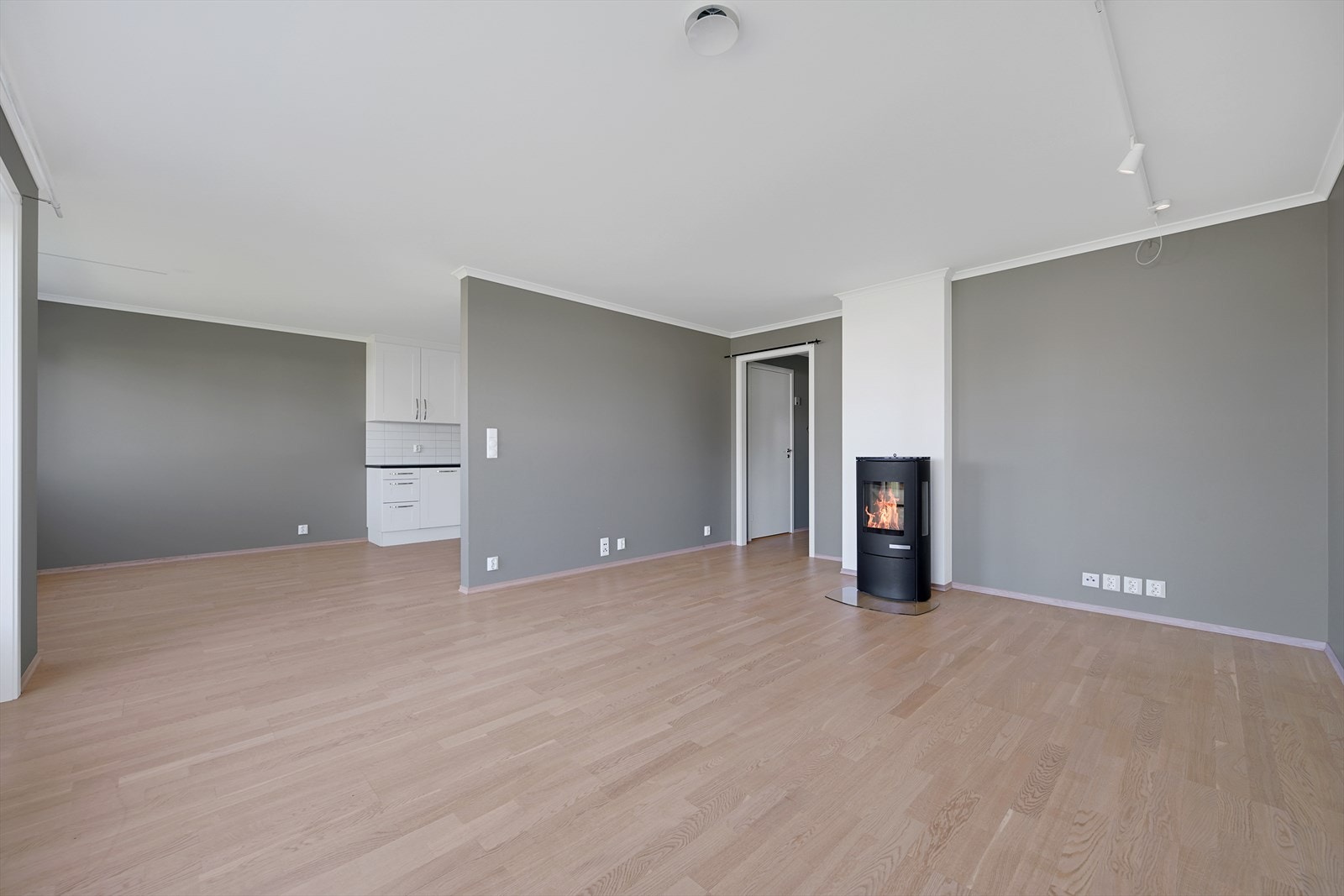 Åpen løsning mot kjøkkenet Galleribilde