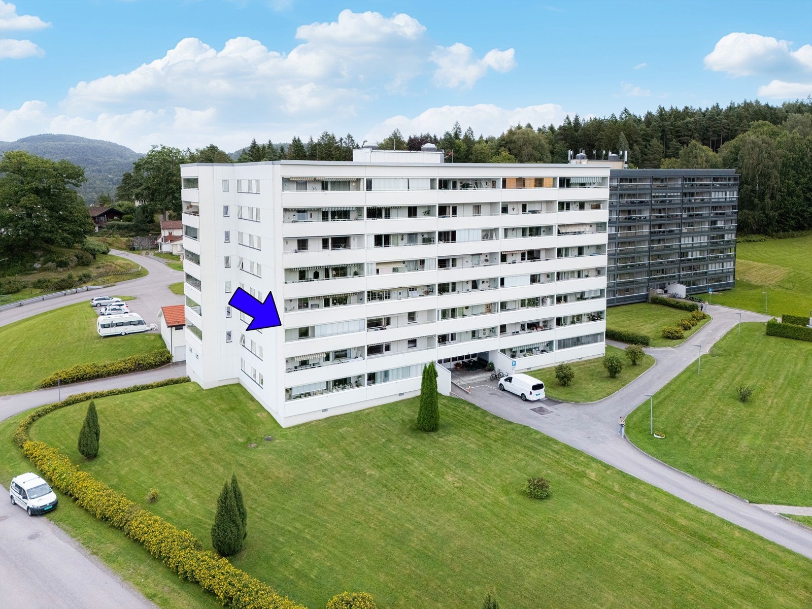 Borettslaget har en attraktiv beliggenhet på Borgeåsen med kort vei til det meste. Galleribilde