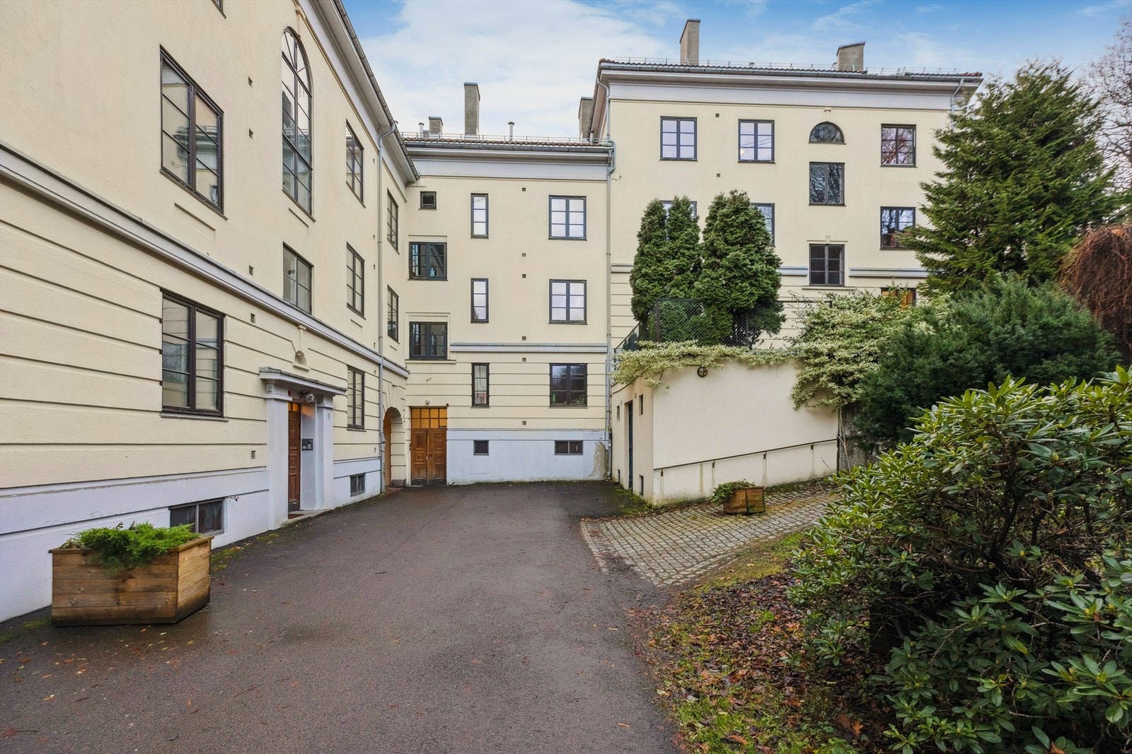 Sameiet har en meget god vedlikeholdshistorikk og nylig ble soil rørene (TT-Teknikk) utført i sameiet. For fullstendig liste kan årsmøte bli tilsendt ved interesse. Galleribilde