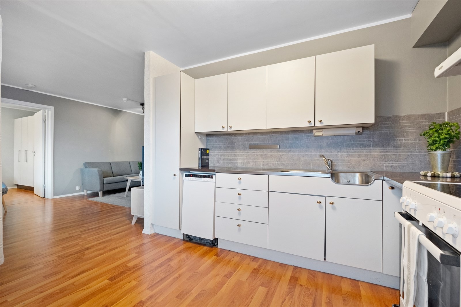 Direkte forbindelse til stuen gir en åpen planløsning. Galleribilde