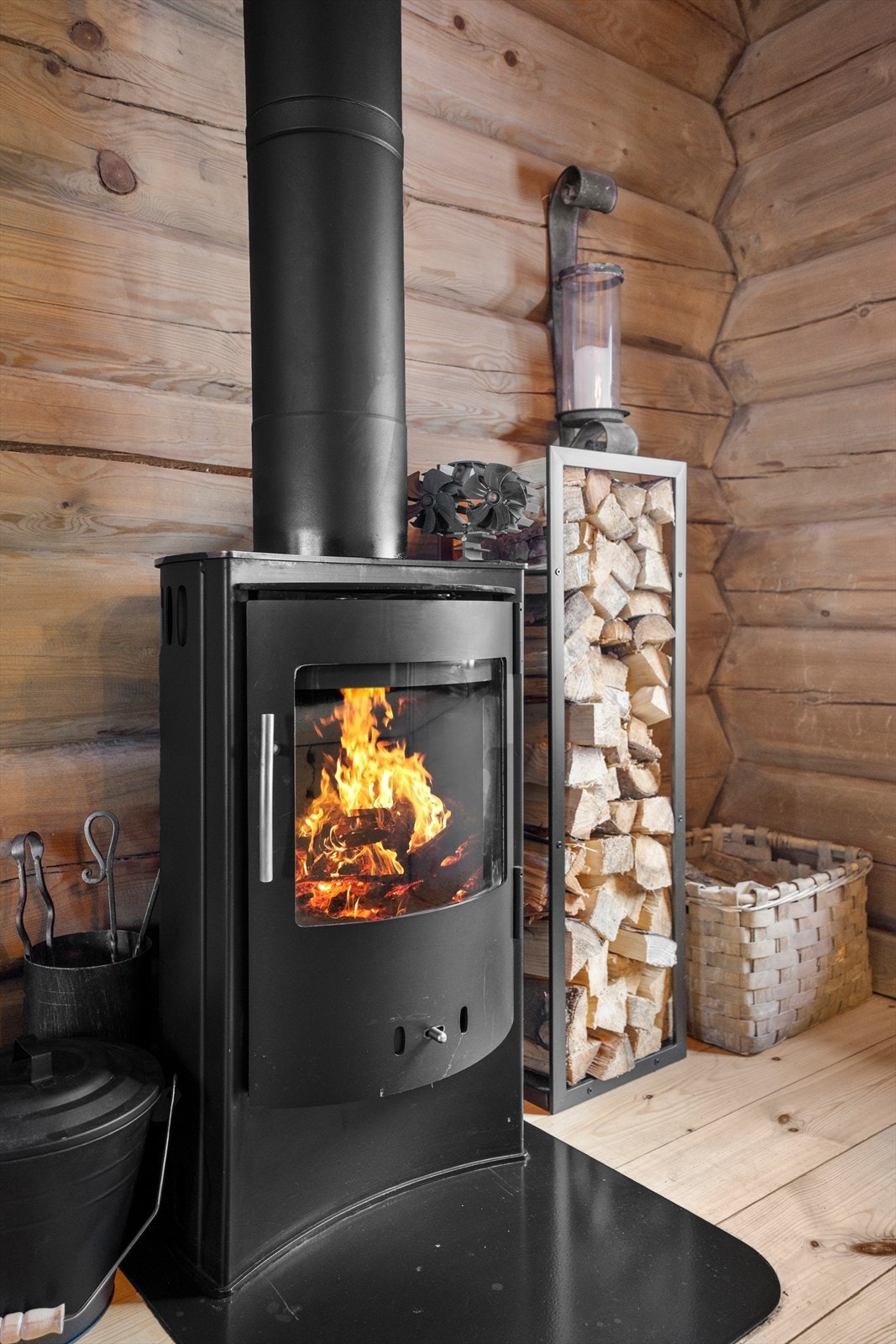 Flott vedovn som gir god varme og herlig atmosfære Galleribilde