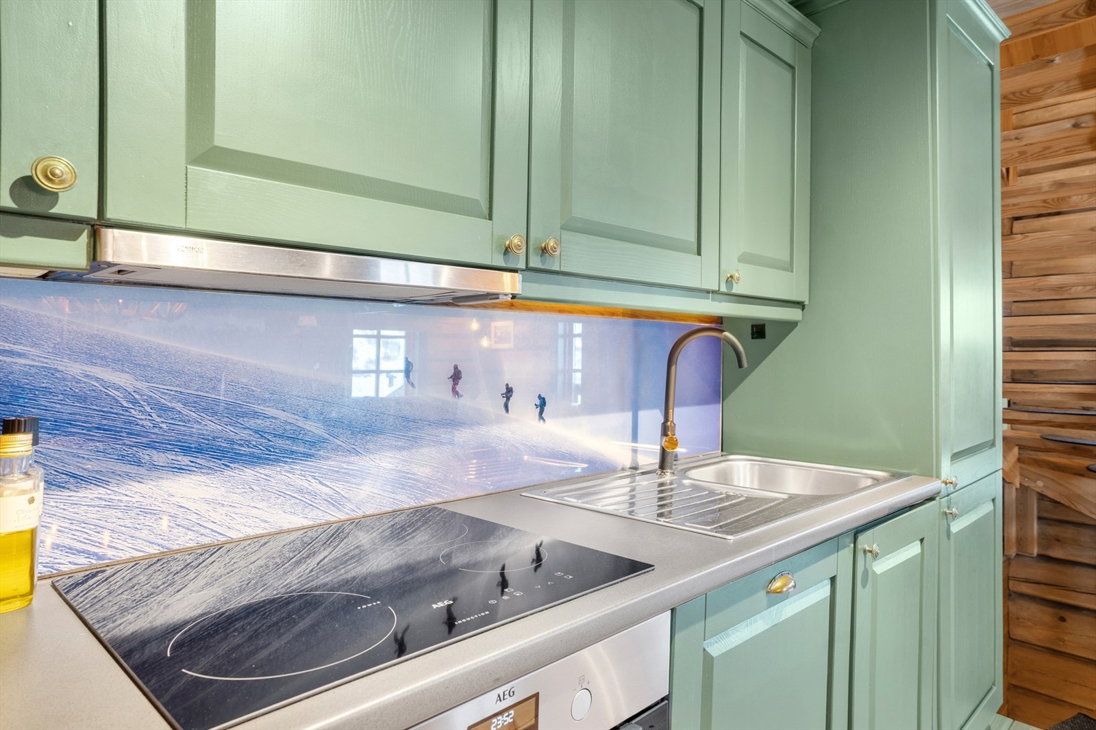 God skap- og benkeplass Galleribilde