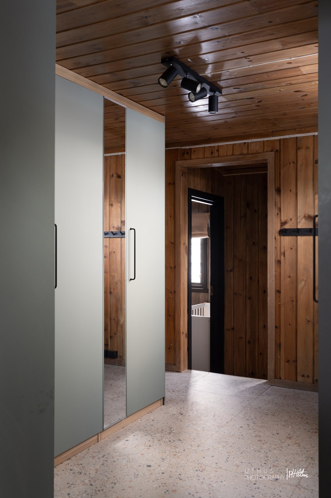 Nyoppusset gang med god lagringsplass Galleribilde