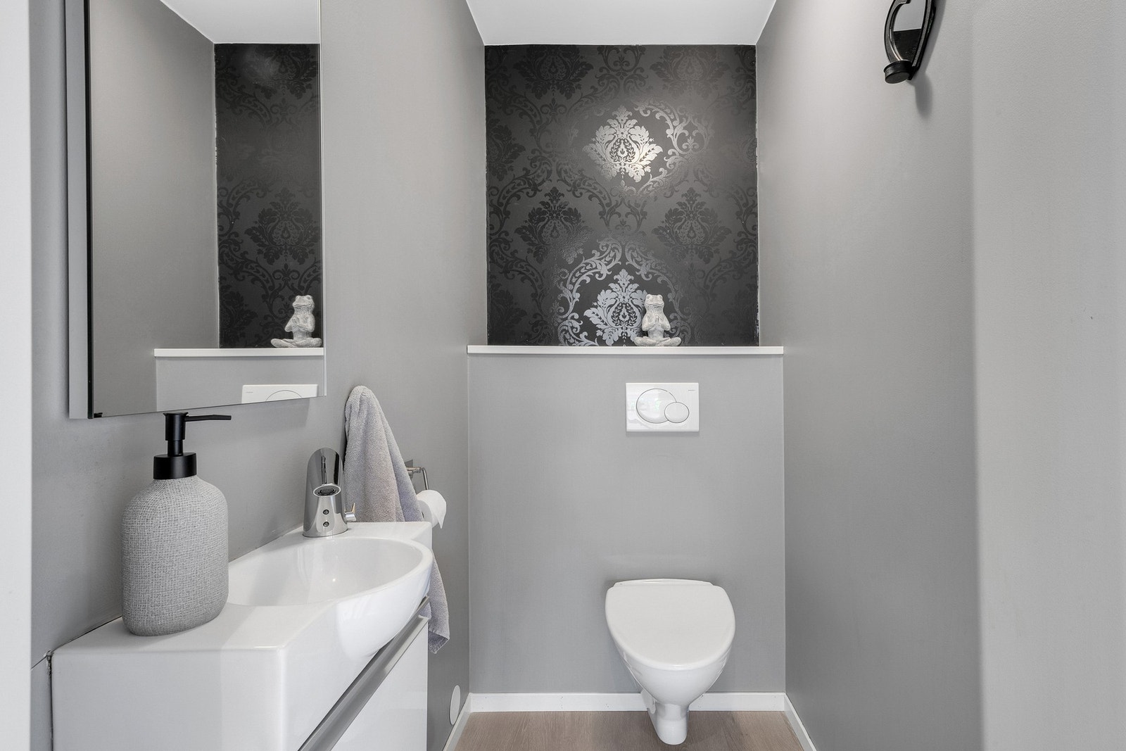 Toalettrom. Galleribilde