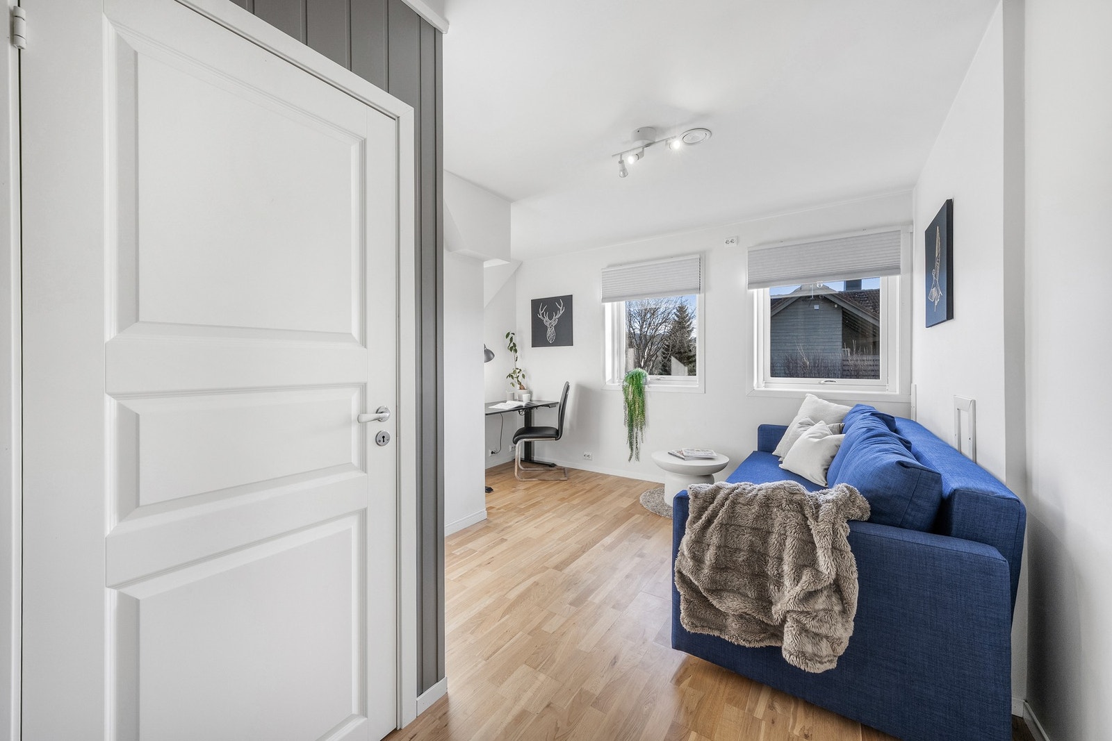 I boligens sokkeletasje er det et soverom på 10,5 kvm som i dag benyttes som kjellerstue. Galleribilde