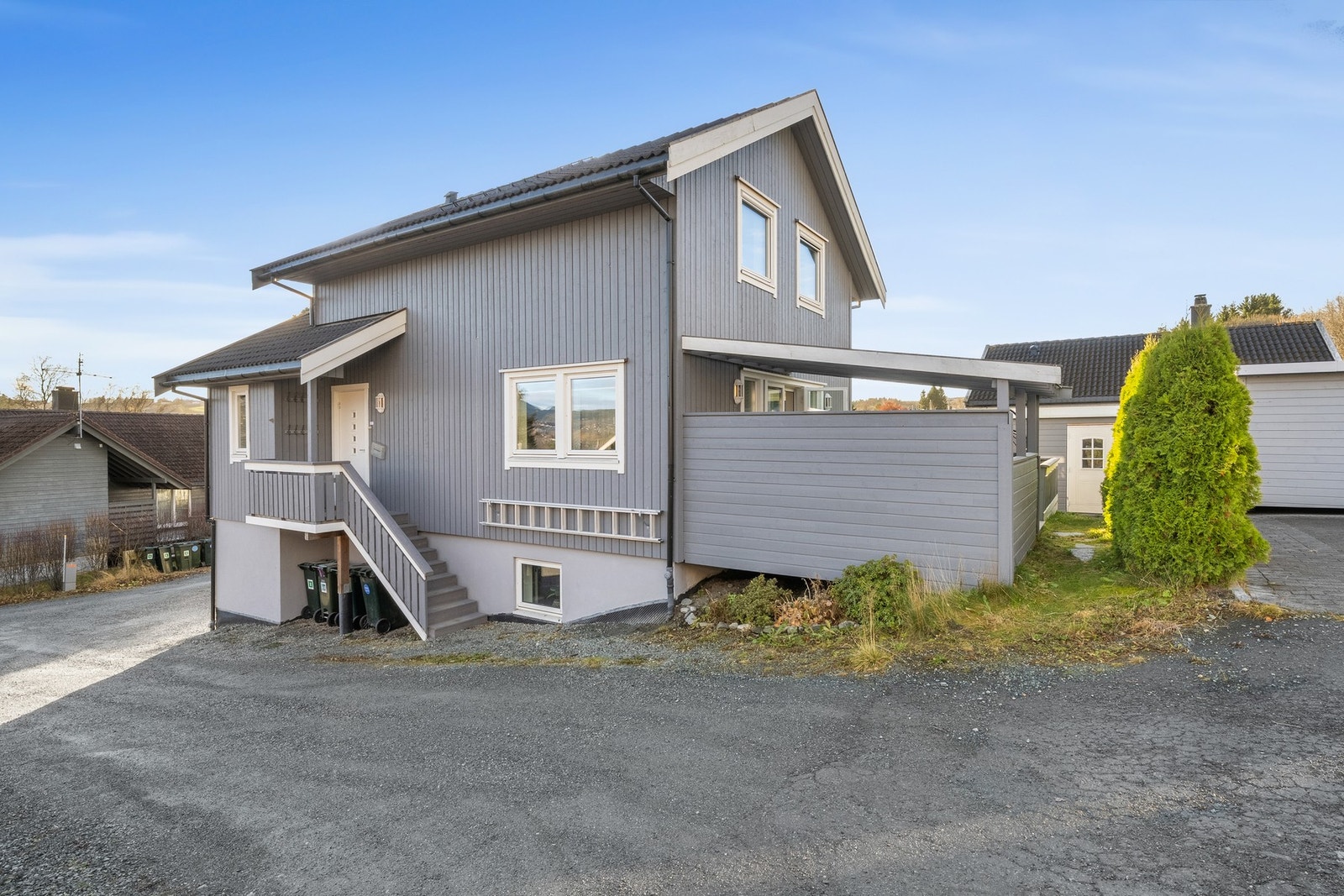 Velkommen til Gammel-Lina 32 E, presentert av Christian Furuhaug Aa! Galleribilde