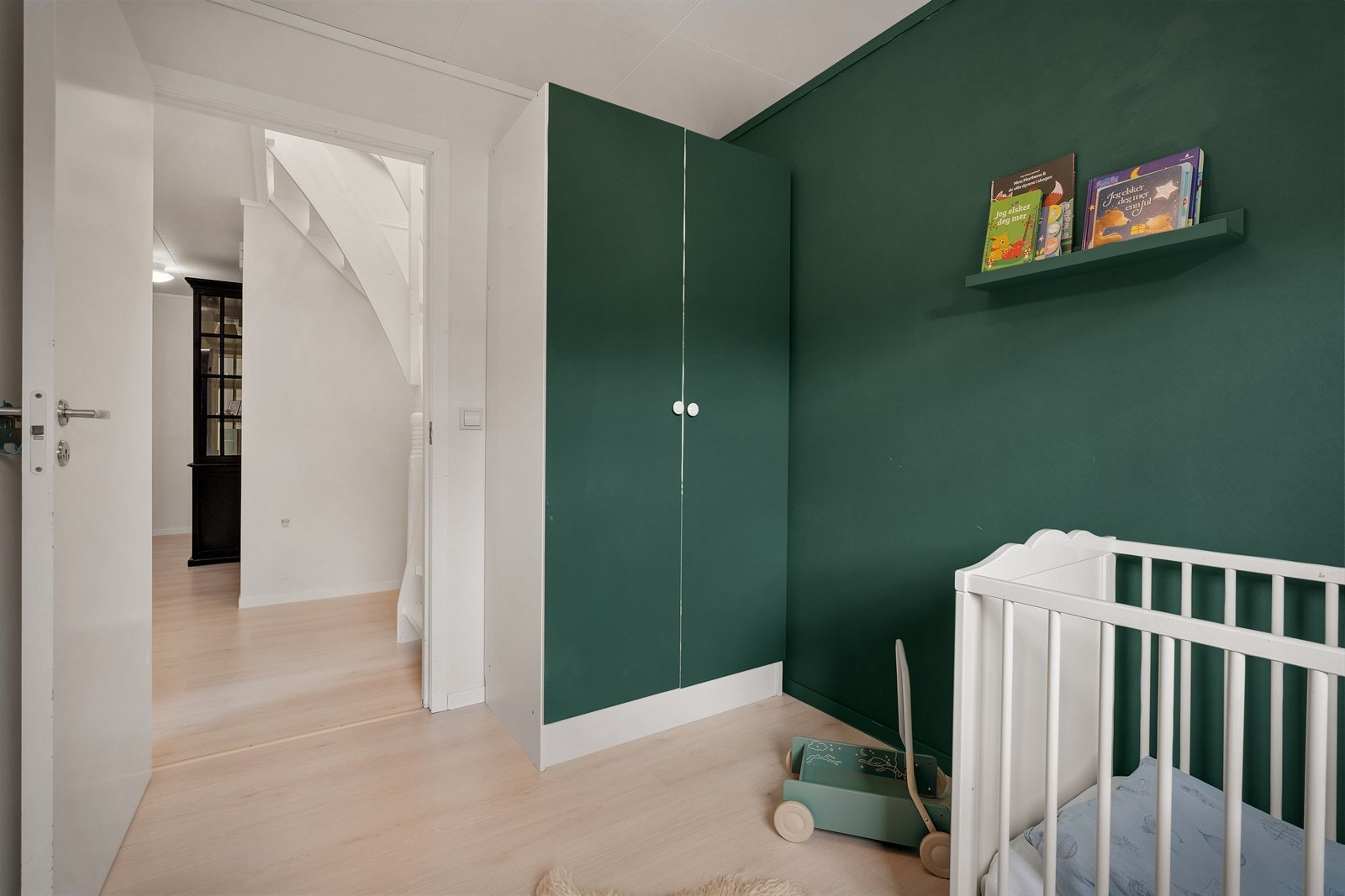 Soverommet passer godt som barnerom, gjesterom eller hjemmekontor Galleribilde