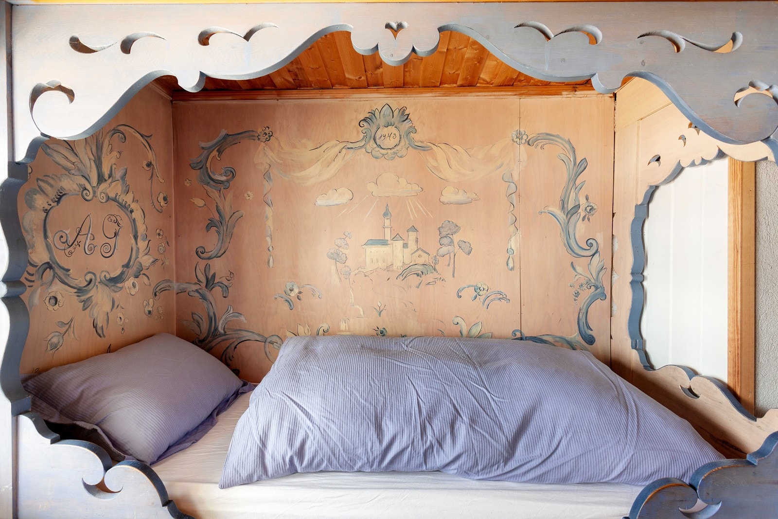 Fire soverom og mange sengeplasser gjør det enkelt å invitere familie og gode venner med på tur. Galleribilde