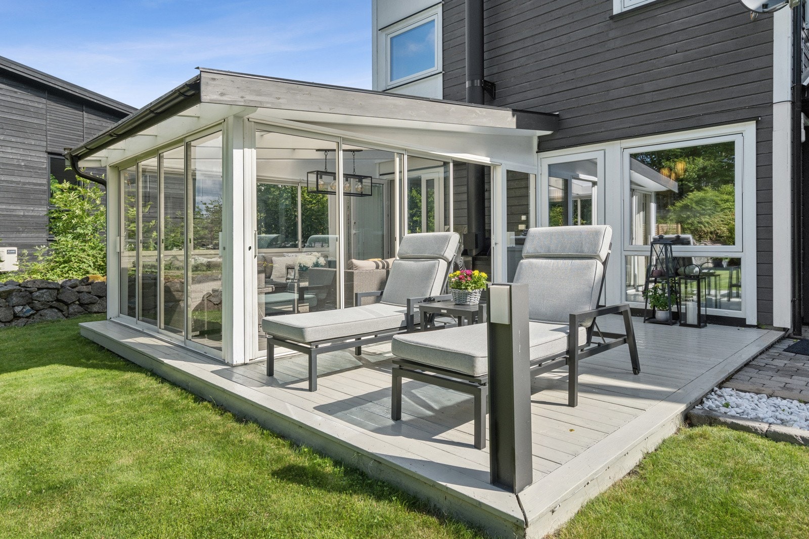 Hagestuen blir en forlengelse av boligens stue og gir derfor boligen en god romfølelse. Galleribilde