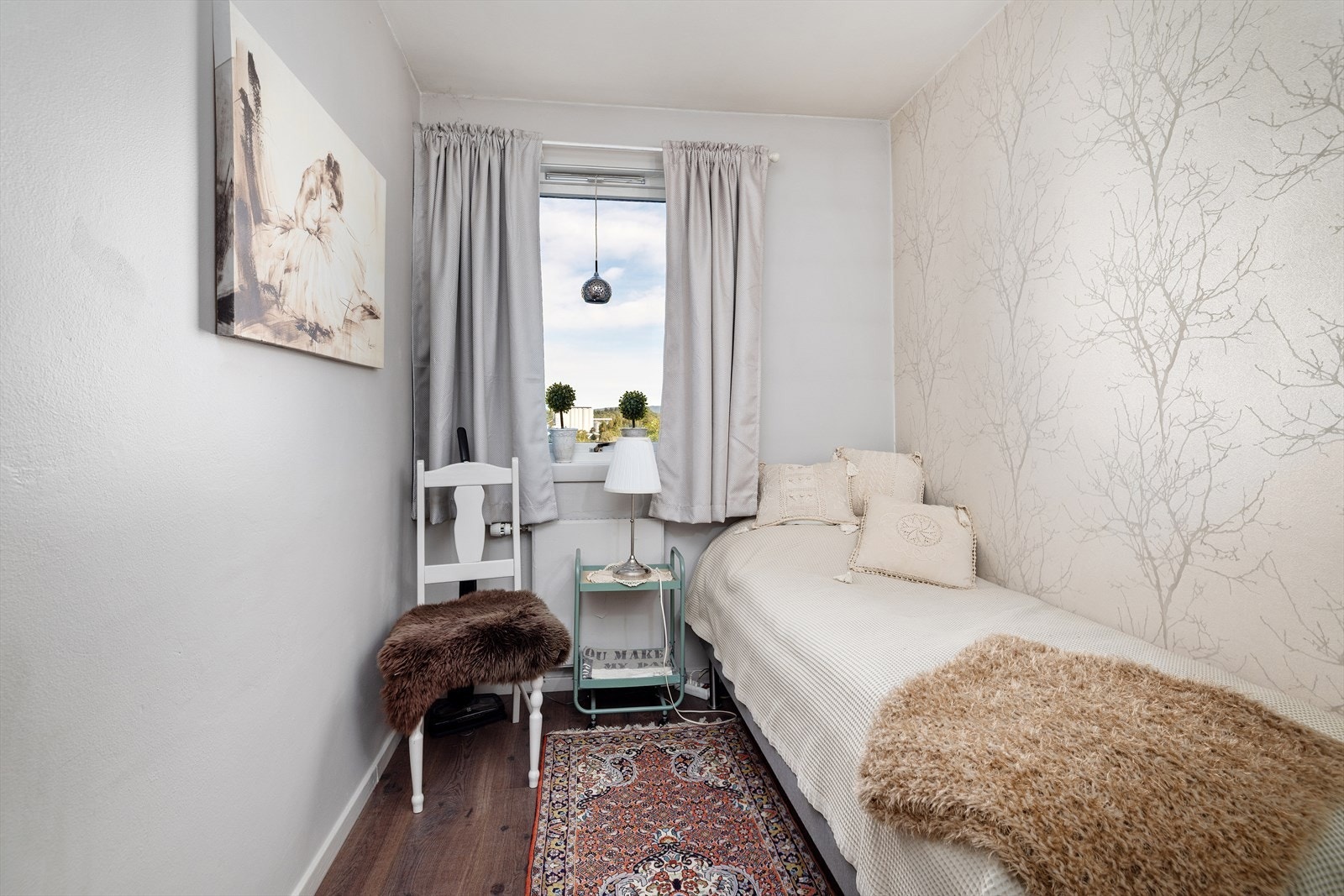 Gjesterom eller kanskje hjemmekontor Galleribilde