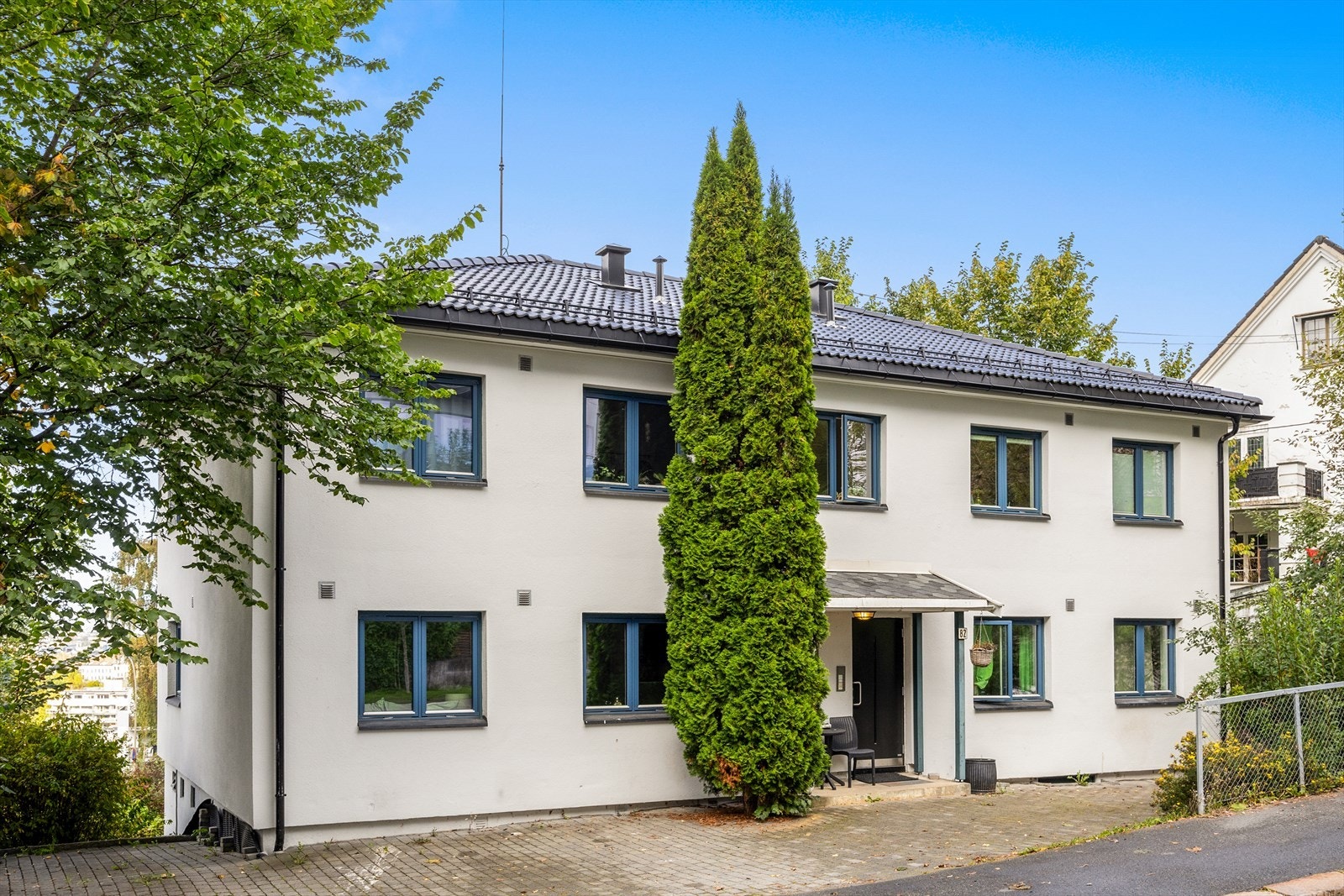 Pent opparbeidet tomt og god beliggenhet Galleribilde