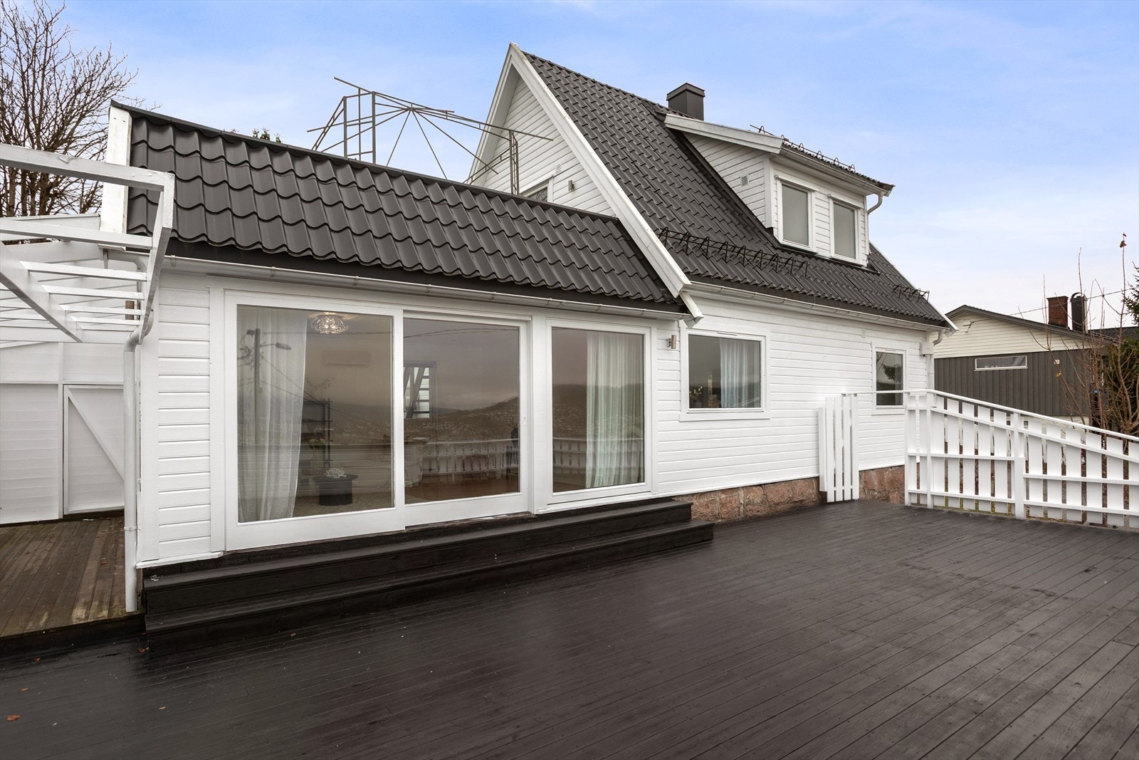 Her har du meget godt med boltreplass på hele 97 m2 Galleribilde