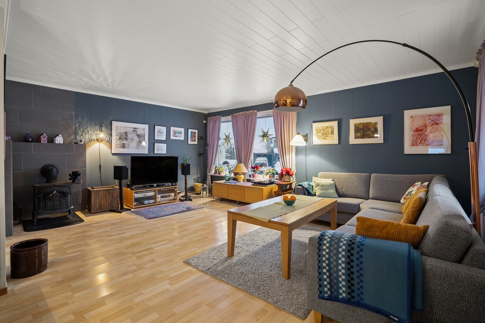 Kemivegen 12 er en vertikaldelt tomannsbolig fra 1966. Galleribilde