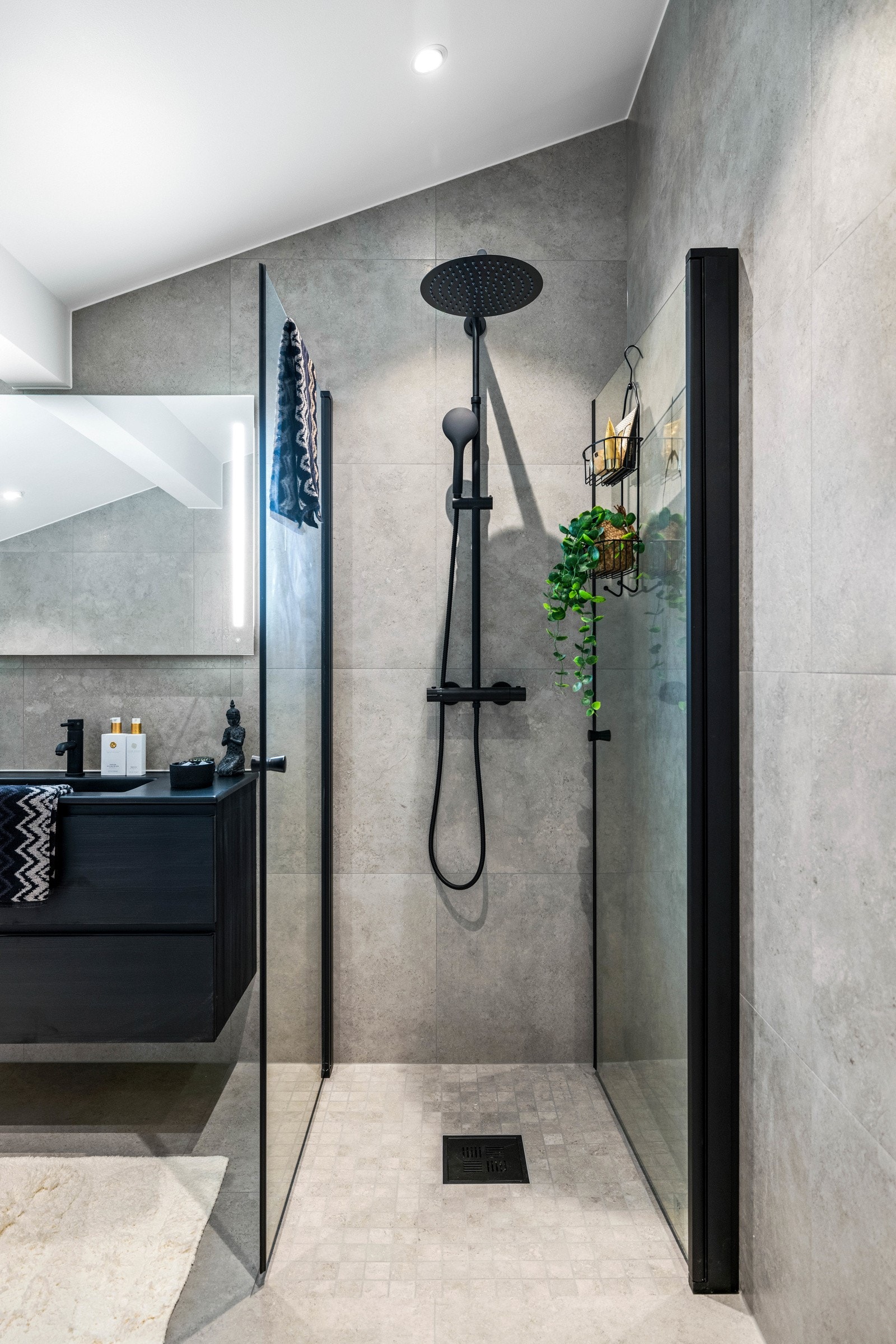 God standard med gulvvarme og downlights. Galleribilde