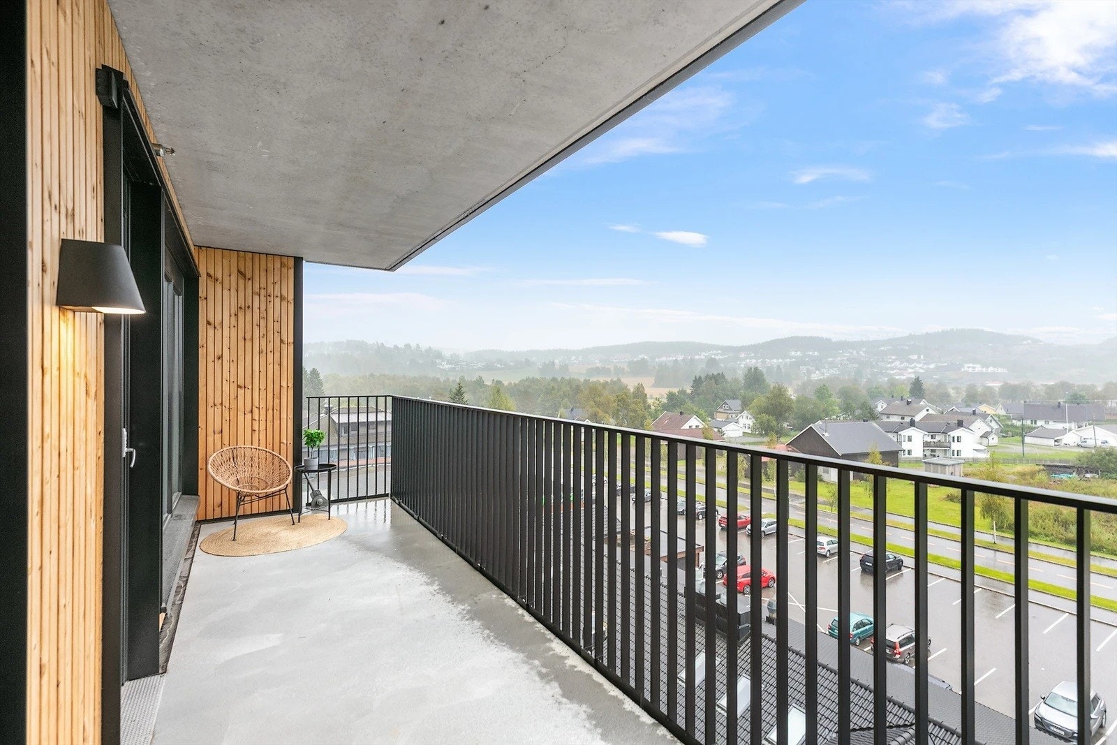 Romslig balkong Galleribilde