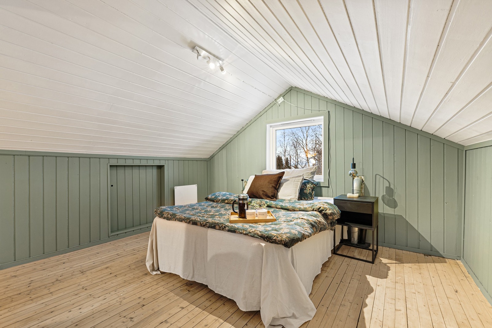 Det er også innredet til soverom på 14 kvm. Rommet er ikke søkt og godkjent som et oppholdsrom. Galleribilde