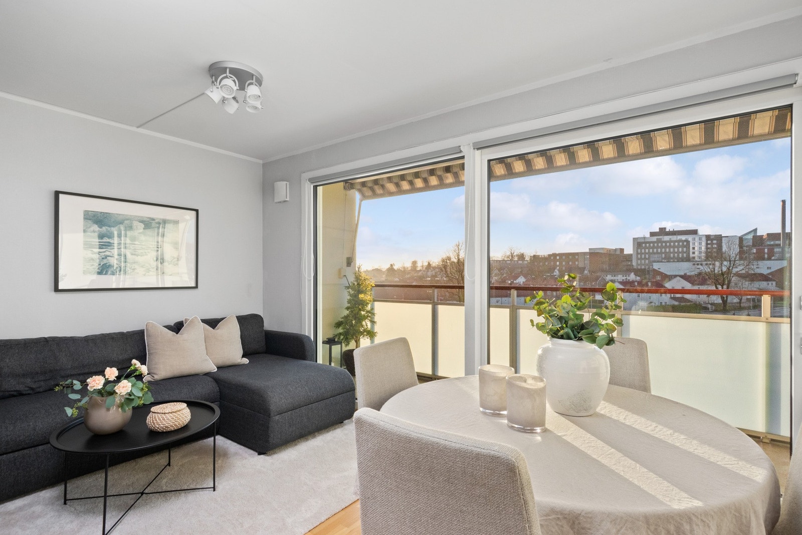 EIE Tønsberg v/Hanna Sundby presenterer Bjørnsons vei 4A! Foto: BK Foto (fotograf: Bjørn Kjærra) Galleribilde